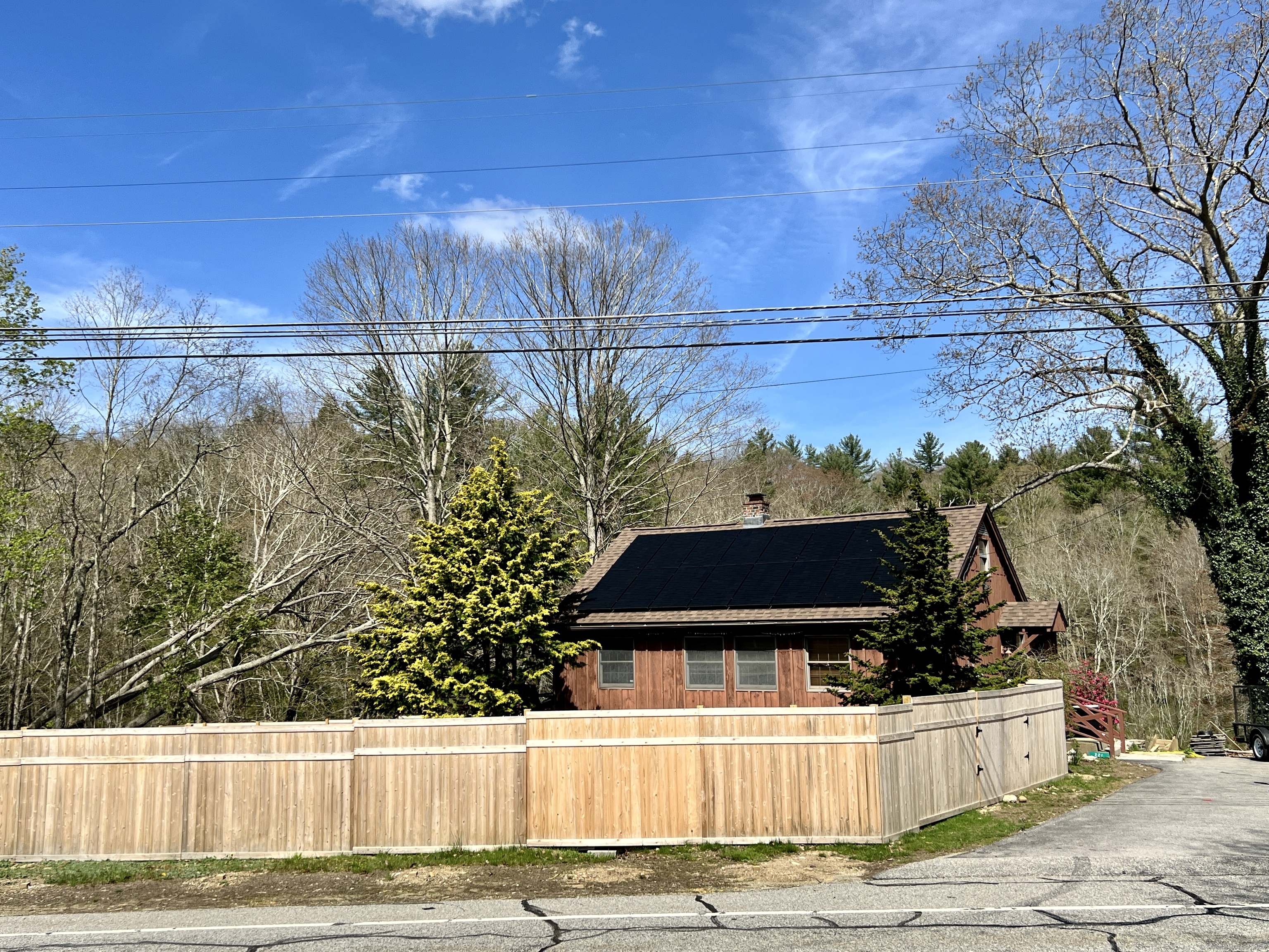 221 Eastford Road, Eastford, Connecticut - 2 Bedrooms  
1 Bathrooms  
4 Rooms - 