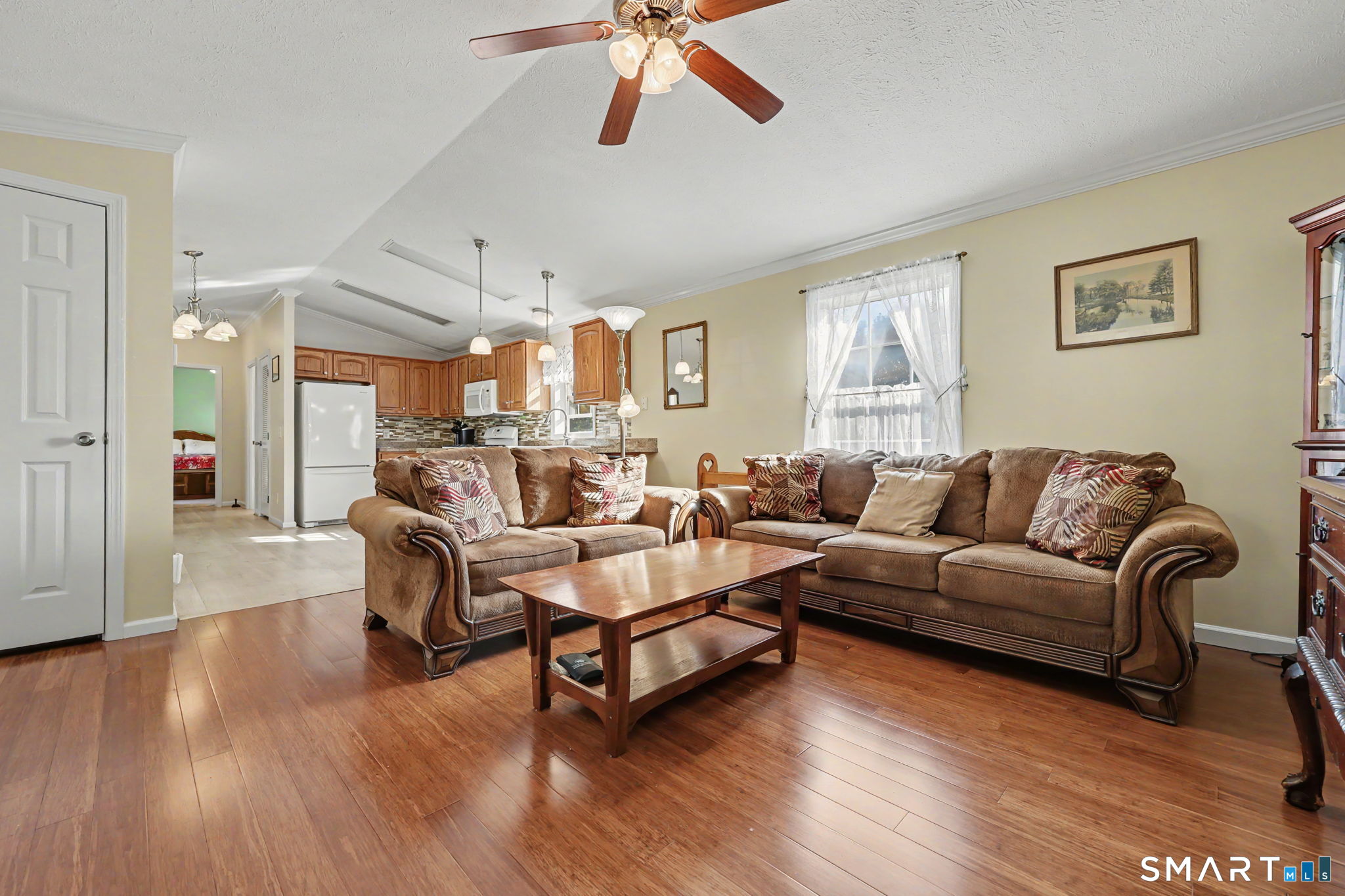 11 Bridlepath Trail