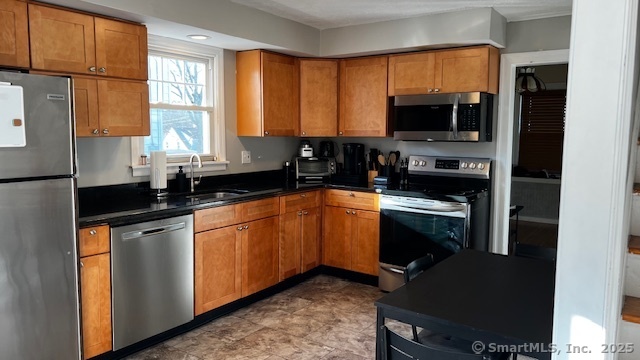 56 Greenway Road, New London, Connecticut image 8