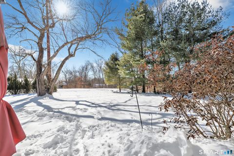 Tiny photo for 914 Heritage Village #B, Southbury, CT 06488 (MLS # 24152900)