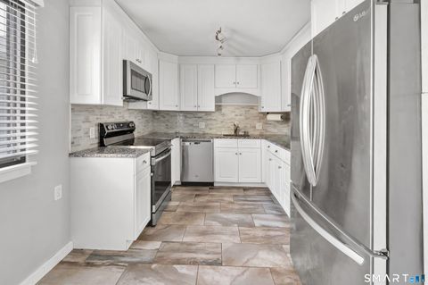 Tiny photo for 914 Heritage Village #B, Southbury, CT 06488 (MLS # 24152900)