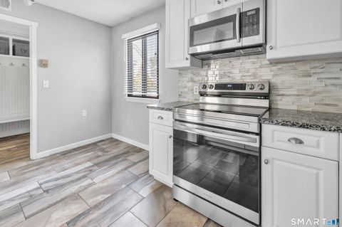 Tiny photo for 914 Heritage Village #B, Southbury, CT 06488 (MLS # 24152900)