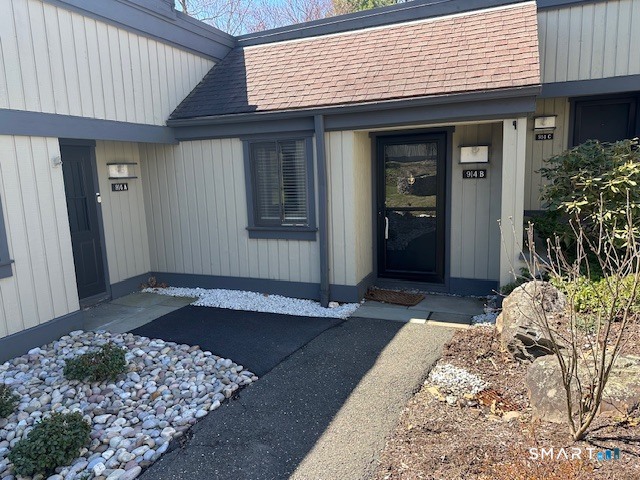 914 Heritage Village B