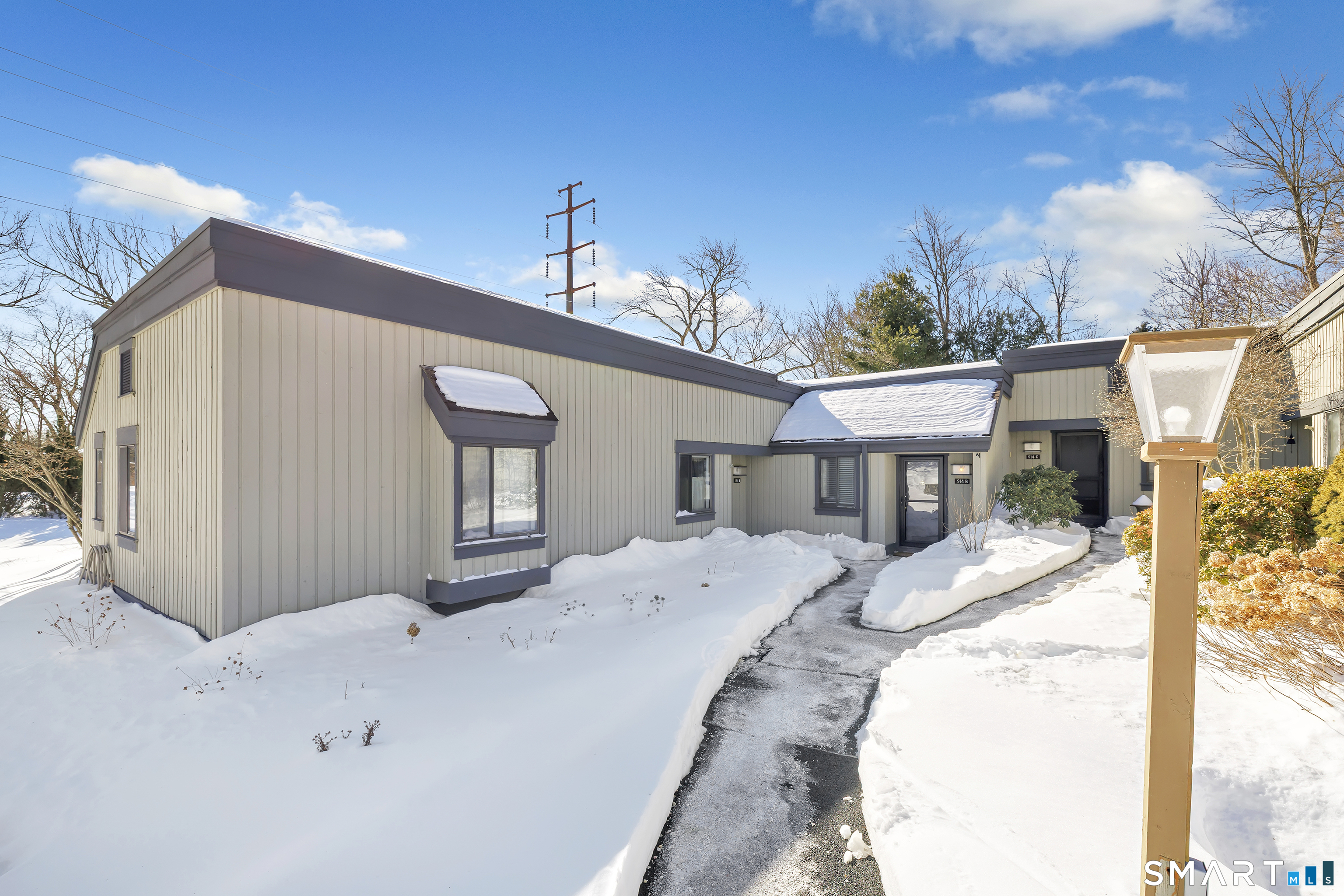 914 Heritage Village B