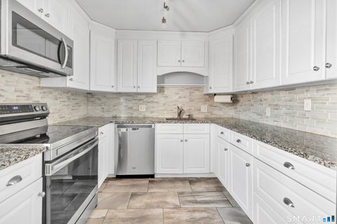 Tiny photo for 914 Heritage Village #B, Southbury, CT 06488 (MLS # 24152900)