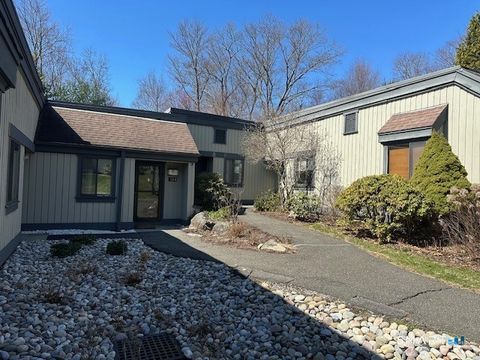 914 Heritage Village B Southbury CT 06488