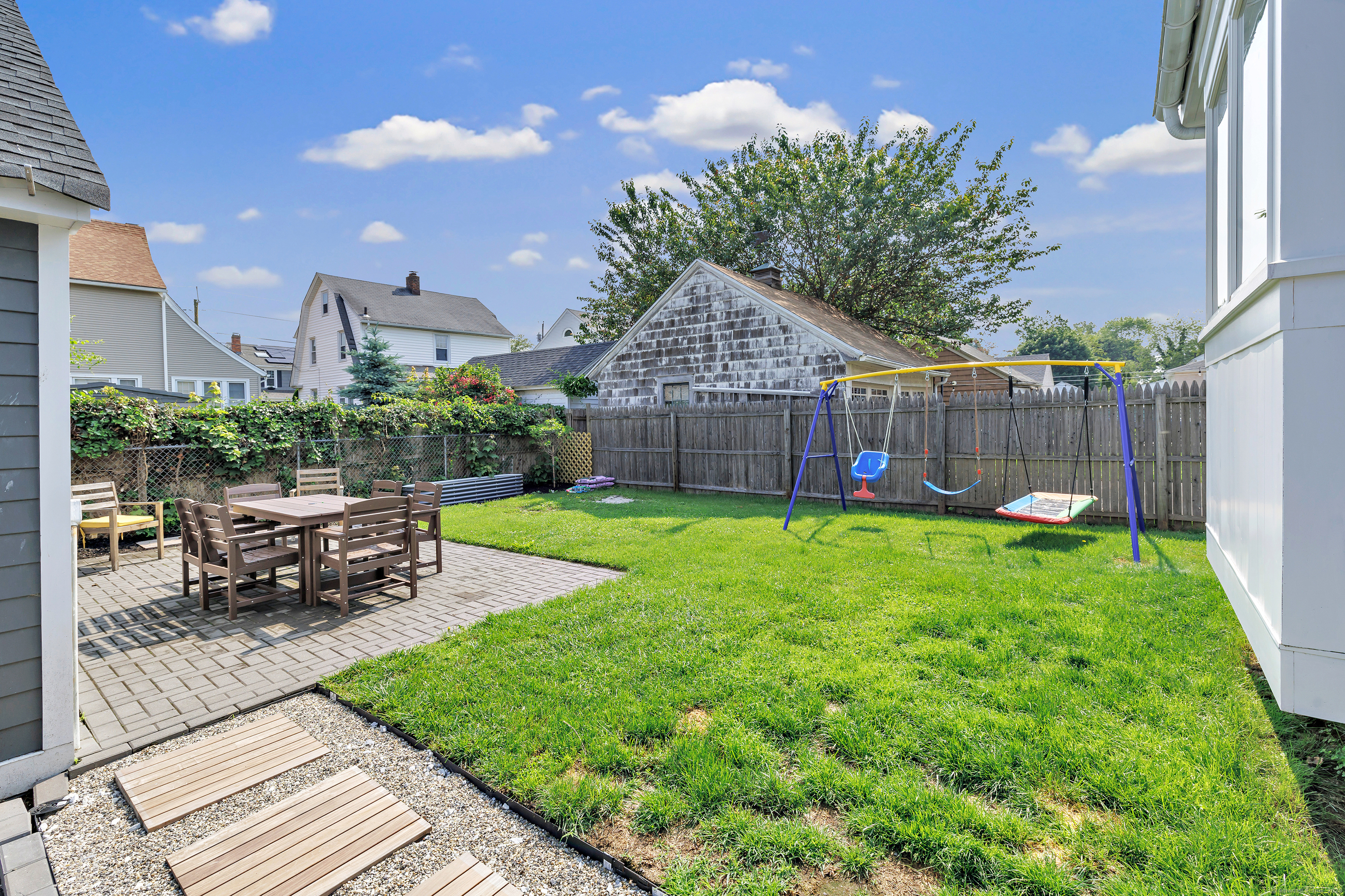 946 Wilcoxson Avenue