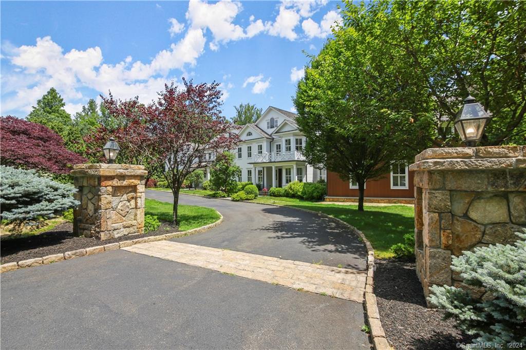 Property for Sale at 31 Woody Lane, Westport, Connecticut - Bedrooms: 6 
Bathrooms: 8.5 
Rooms: 17  - $5,495,000