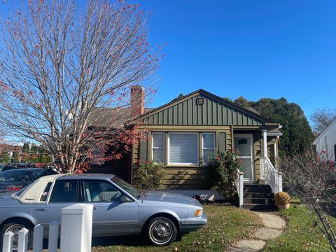 Photo of 520 New London Turnpike, Norwich, CT 06360 (MLS # 24136313)