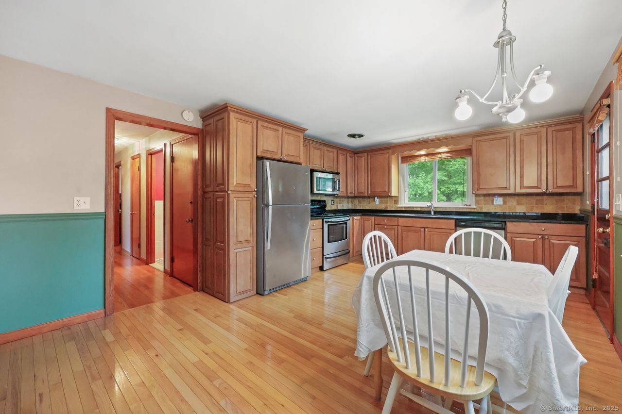 162 Leonard Road, Hamden, Connecticut image 2