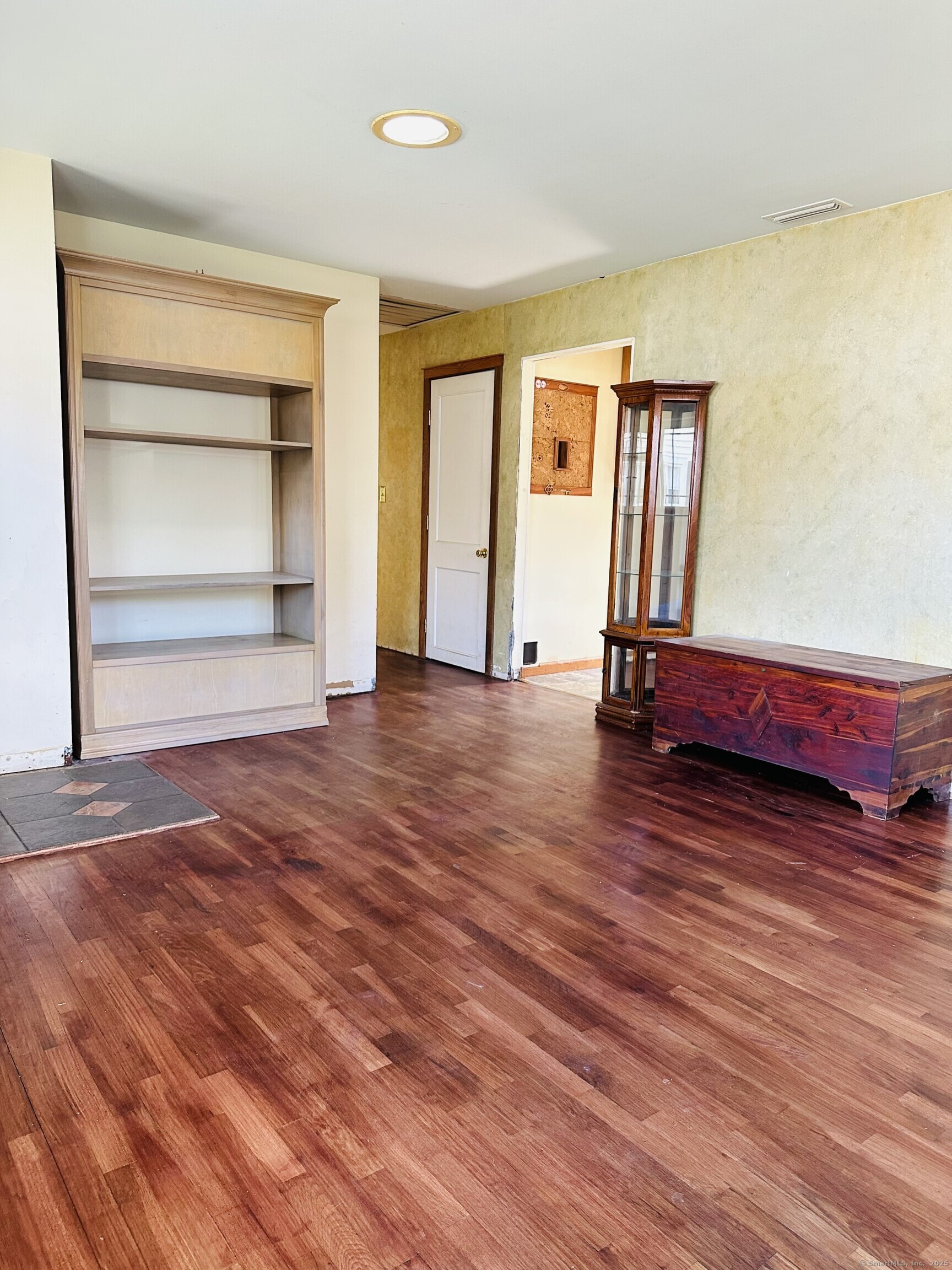 70 Guzzi Drive, Stratford, Connecticut image 6