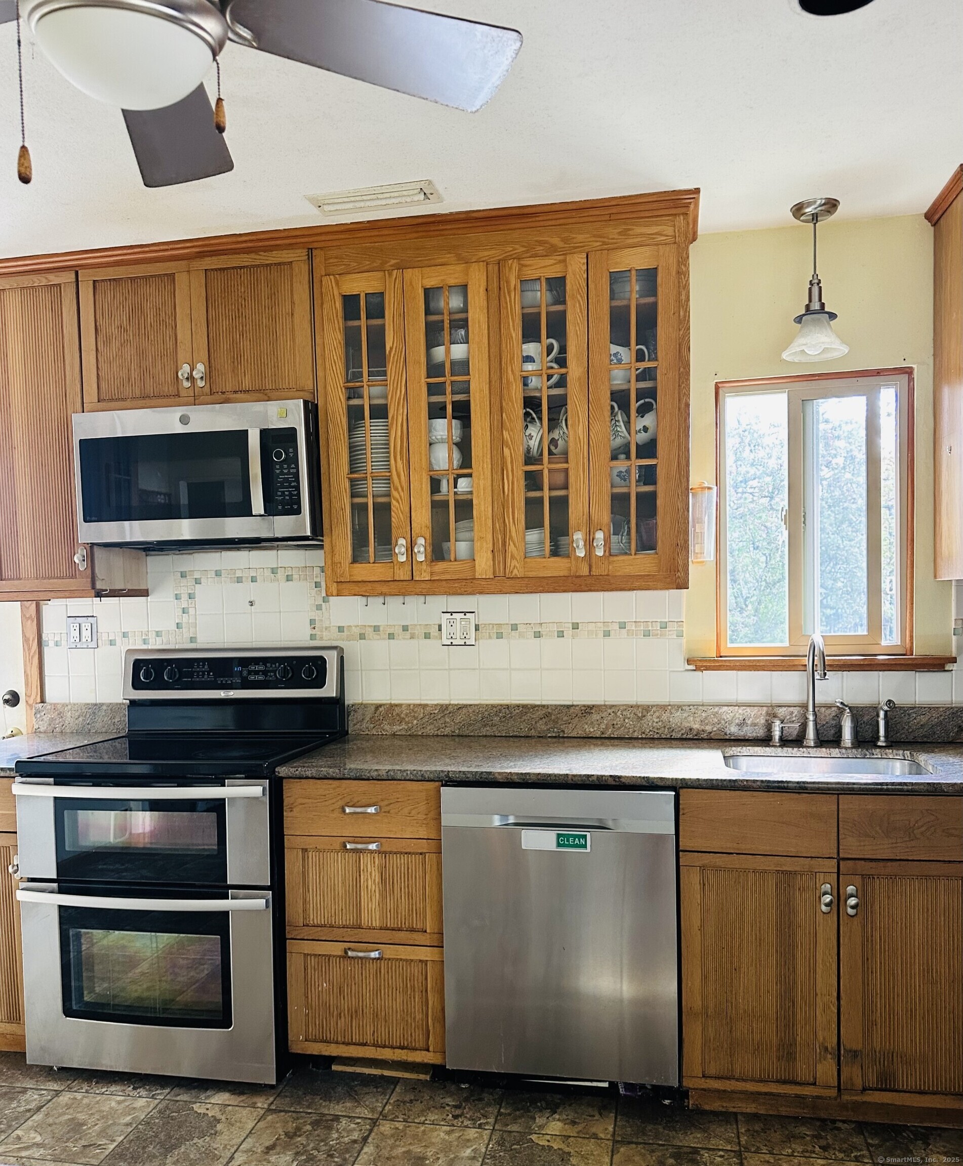 70 Guzzi Drive, Stratford, Connecticut image 4