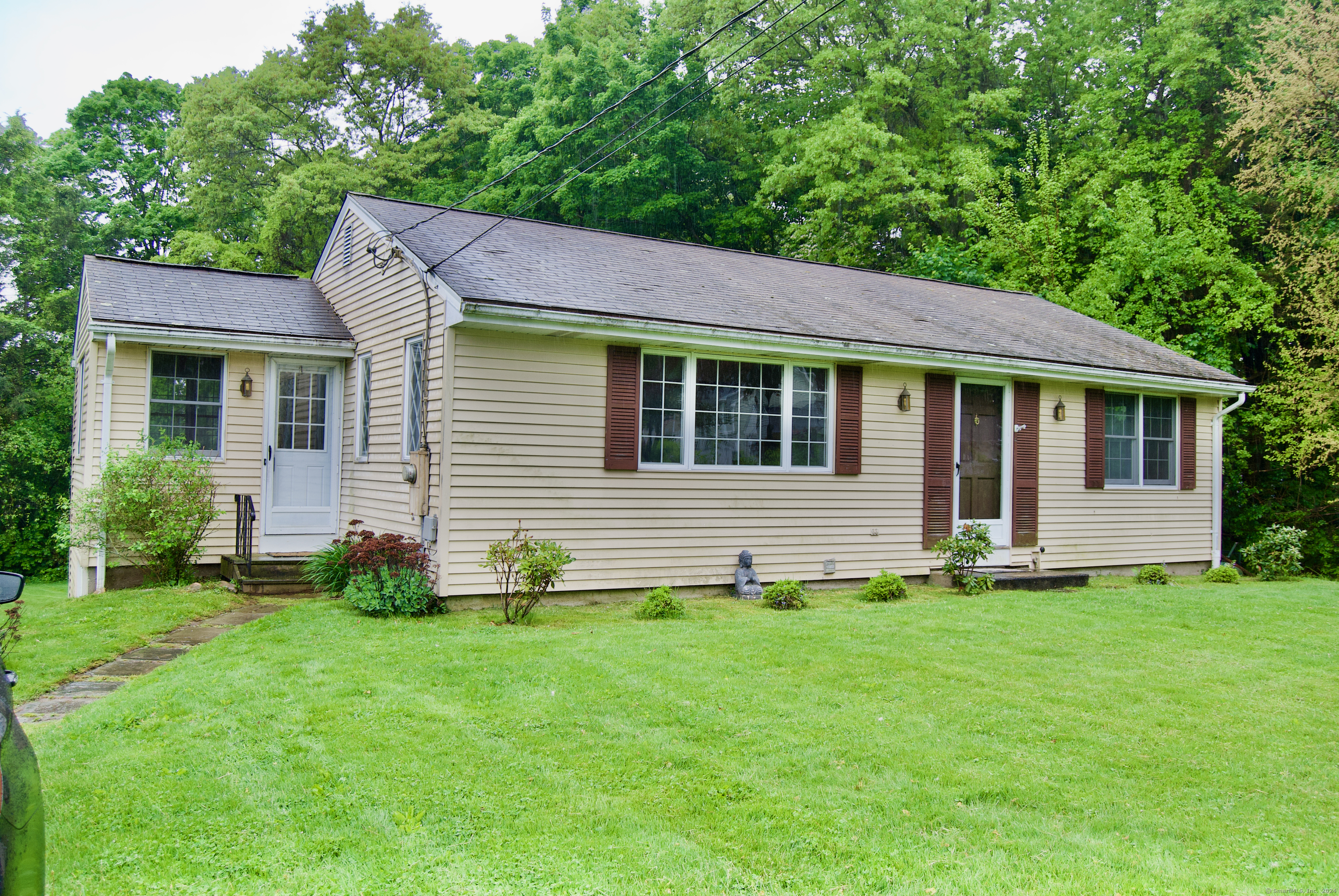 Rental Property at 50 Mount Carmel Street, Southington, Connecticut - Bedrooms: 2 
Bathrooms: 1 
Rooms: 4  - $1,900 MO.