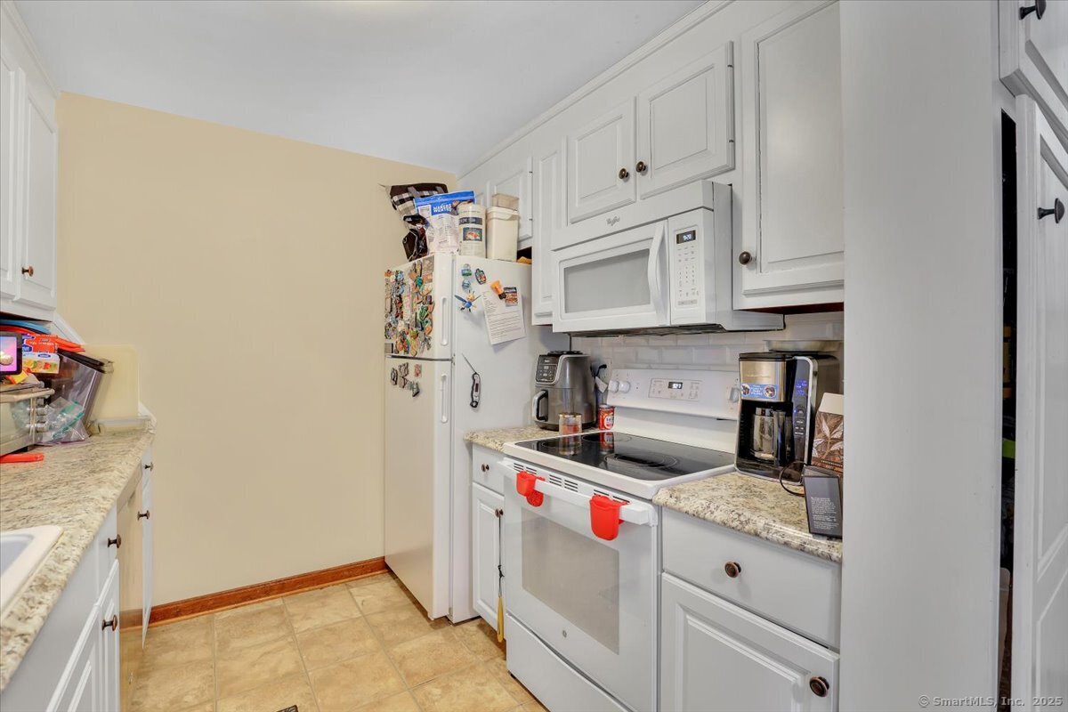 400 N Main Street #19, Manchester, Connecticut image 10