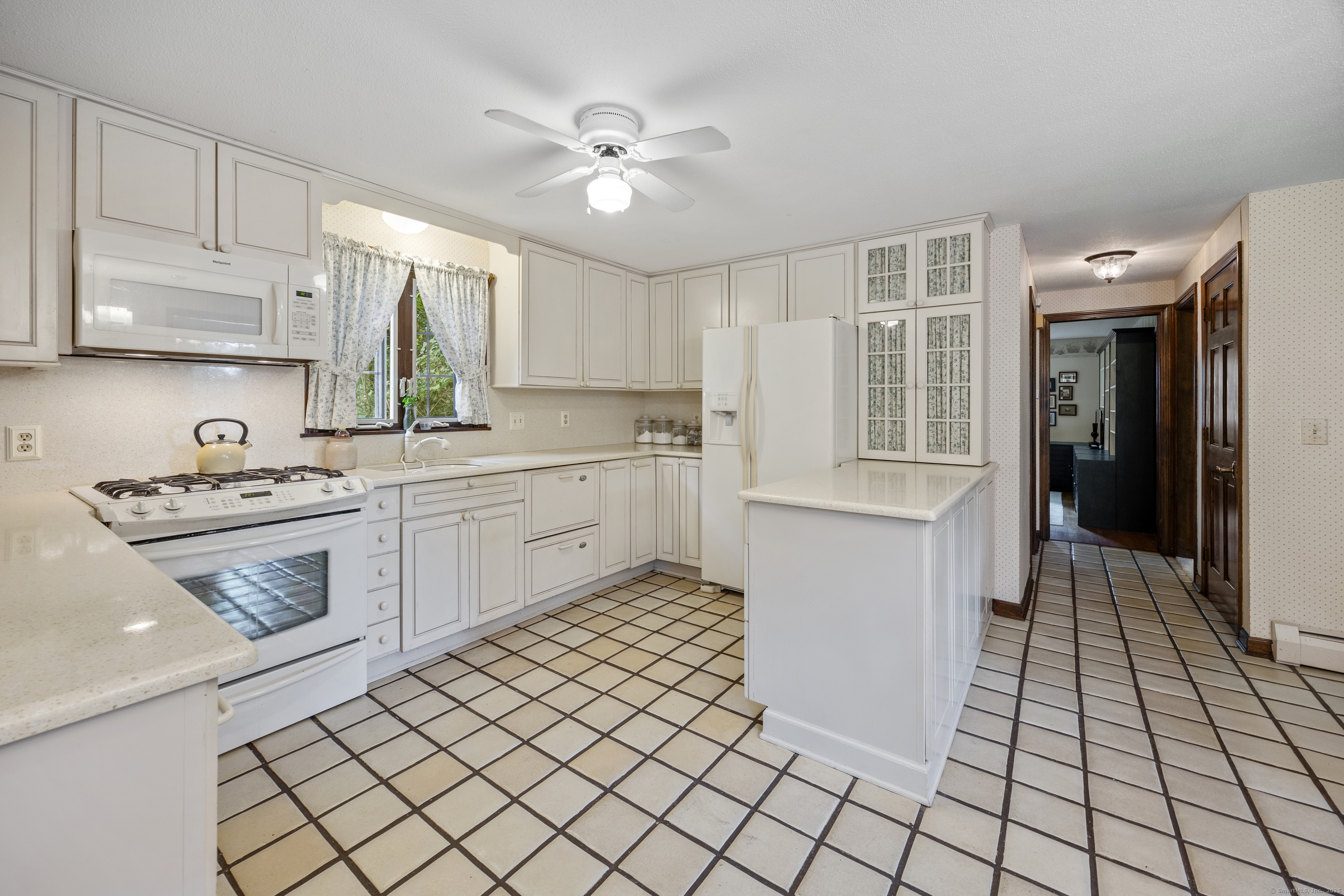 Southington, Connecticut 06489, United States, 3 Bedrooms Bedrooms, ,2 BathroomsBathrooms,Residential,Active,177802