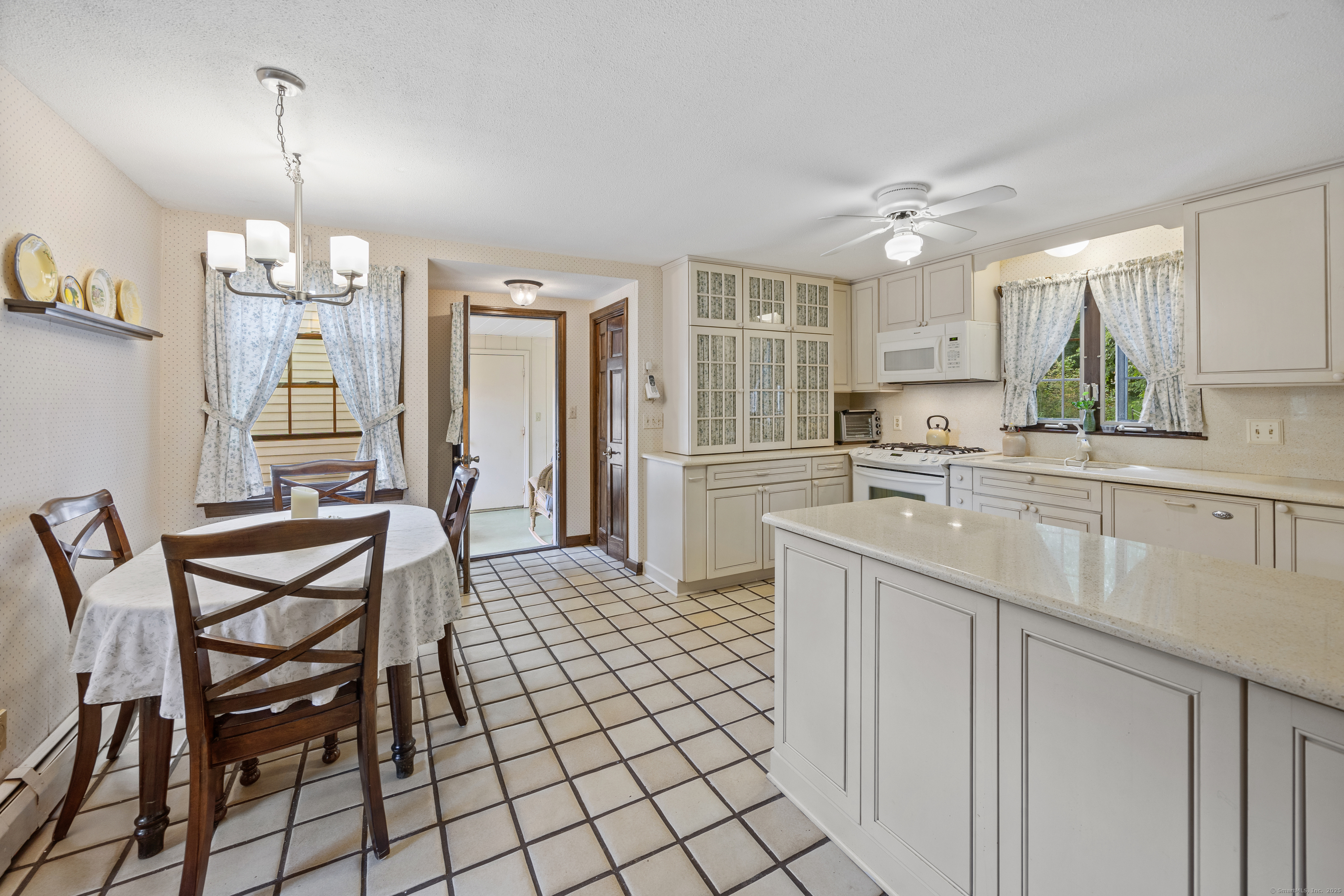 Southington, Connecticut 06489, United States, 3 Bedrooms Bedrooms, ,2 BathroomsBathrooms,Residential,Active,177802