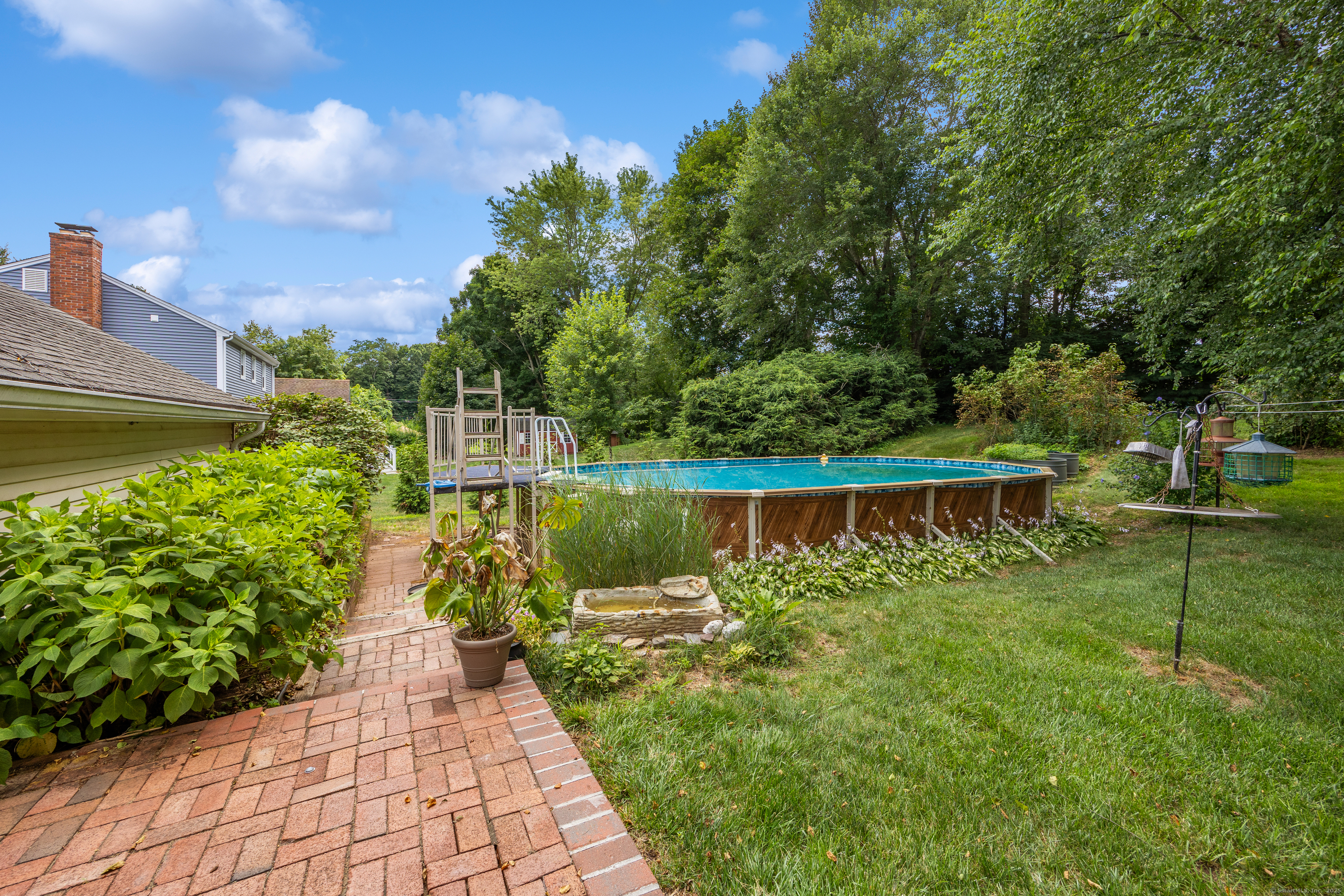 Southington, Connecticut 06489, United States, 3 Bedrooms Bedrooms, ,2 BathroomsBathrooms,Residential,Active,177802