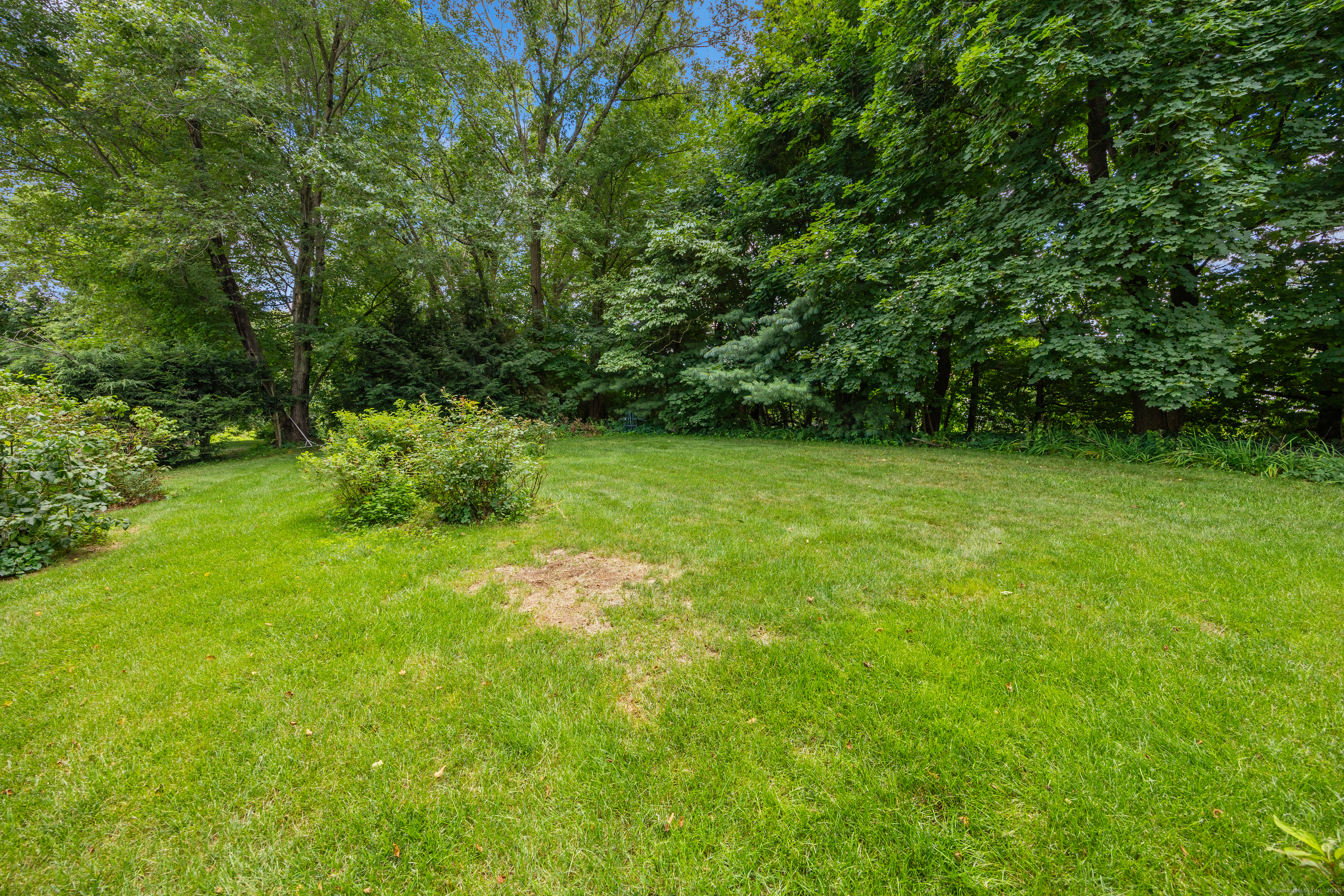 Southington, Connecticut 06489, United States, 3 Bedrooms Bedrooms, ,2 BathroomsBathrooms,Residential,Active,177802