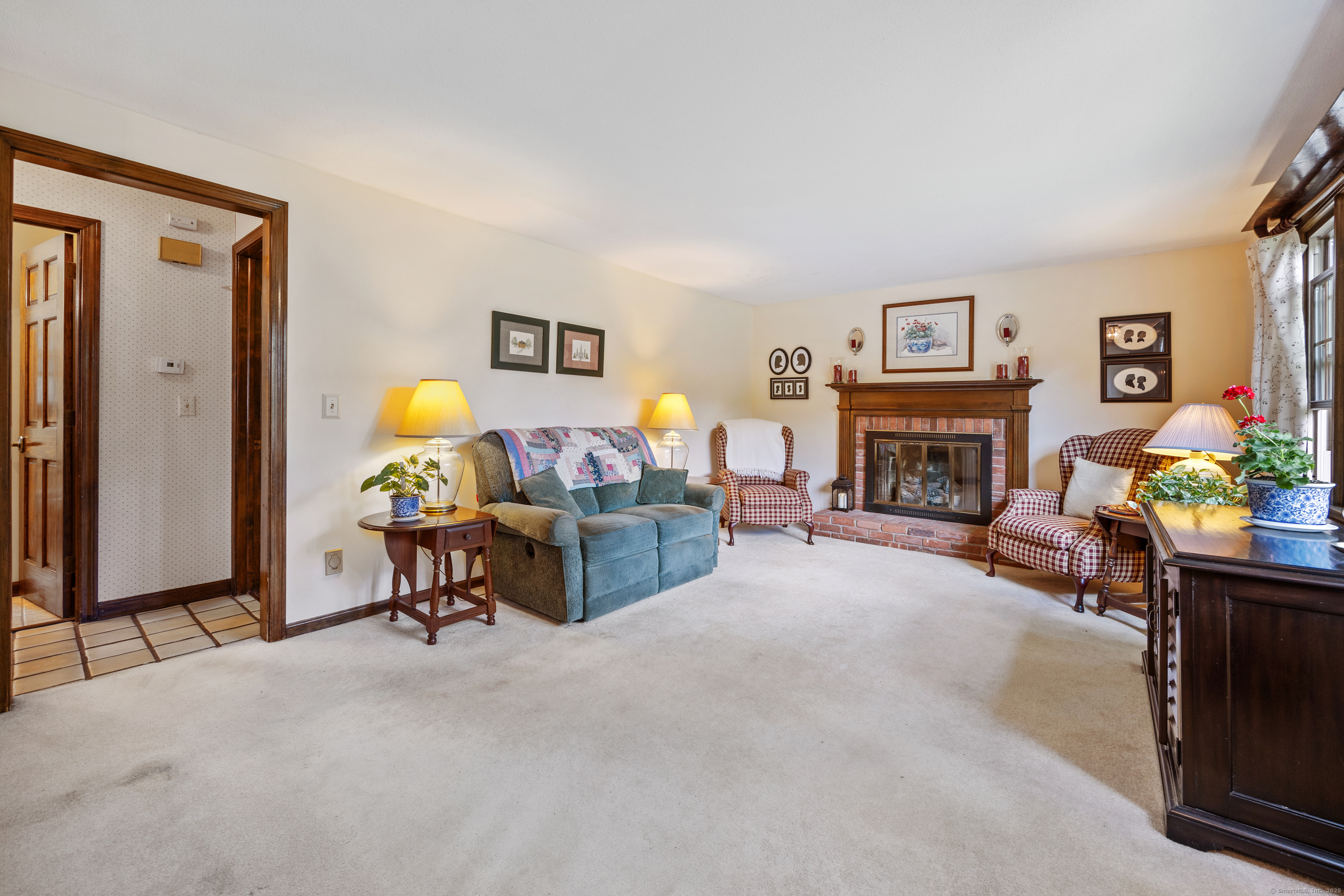 Southington, Connecticut 06489, United States, 3 Bedrooms Bedrooms, ,2 BathroomsBathrooms,Residential,Active,177802