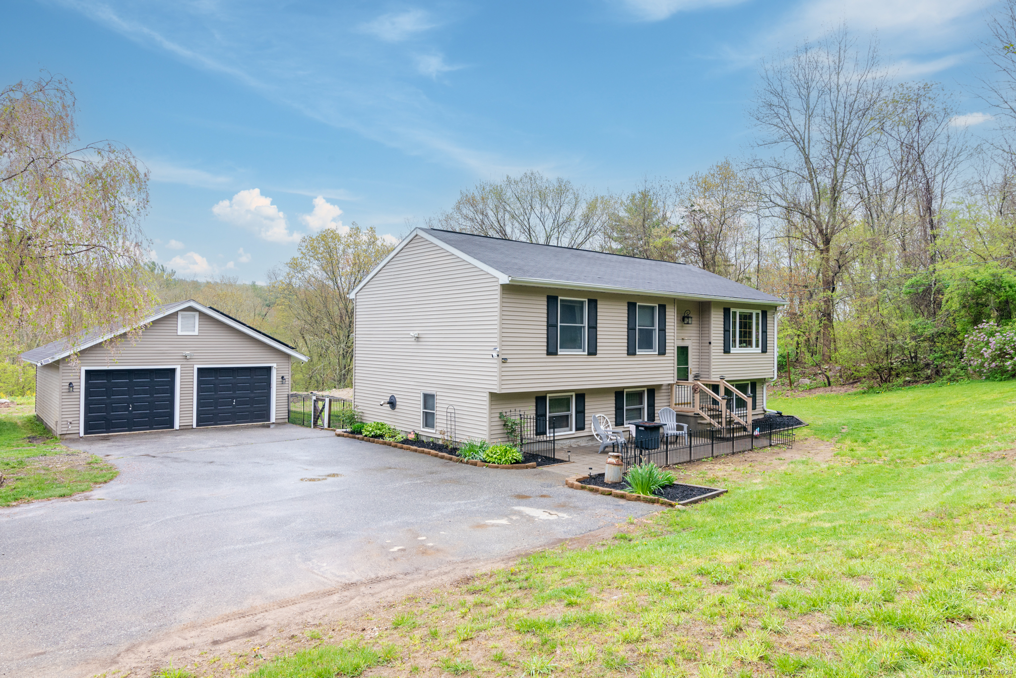 Property for Sale at 278 Snake Meadow Road, Plainfield, Connecticut - Bedrooms: 3 
Bathrooms: 1 
Rooms: 5  - $350,000