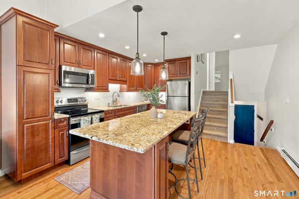 50 E HILL RD APT 8S, CANTON, CT 06019 - Image a1d20a3aeddbfba19465cc2ccb40c6a2/1421517157