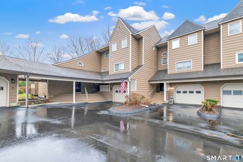 Condo For Sale - 5 Meeting House Lane #5<br/> Shelton, CT 06484