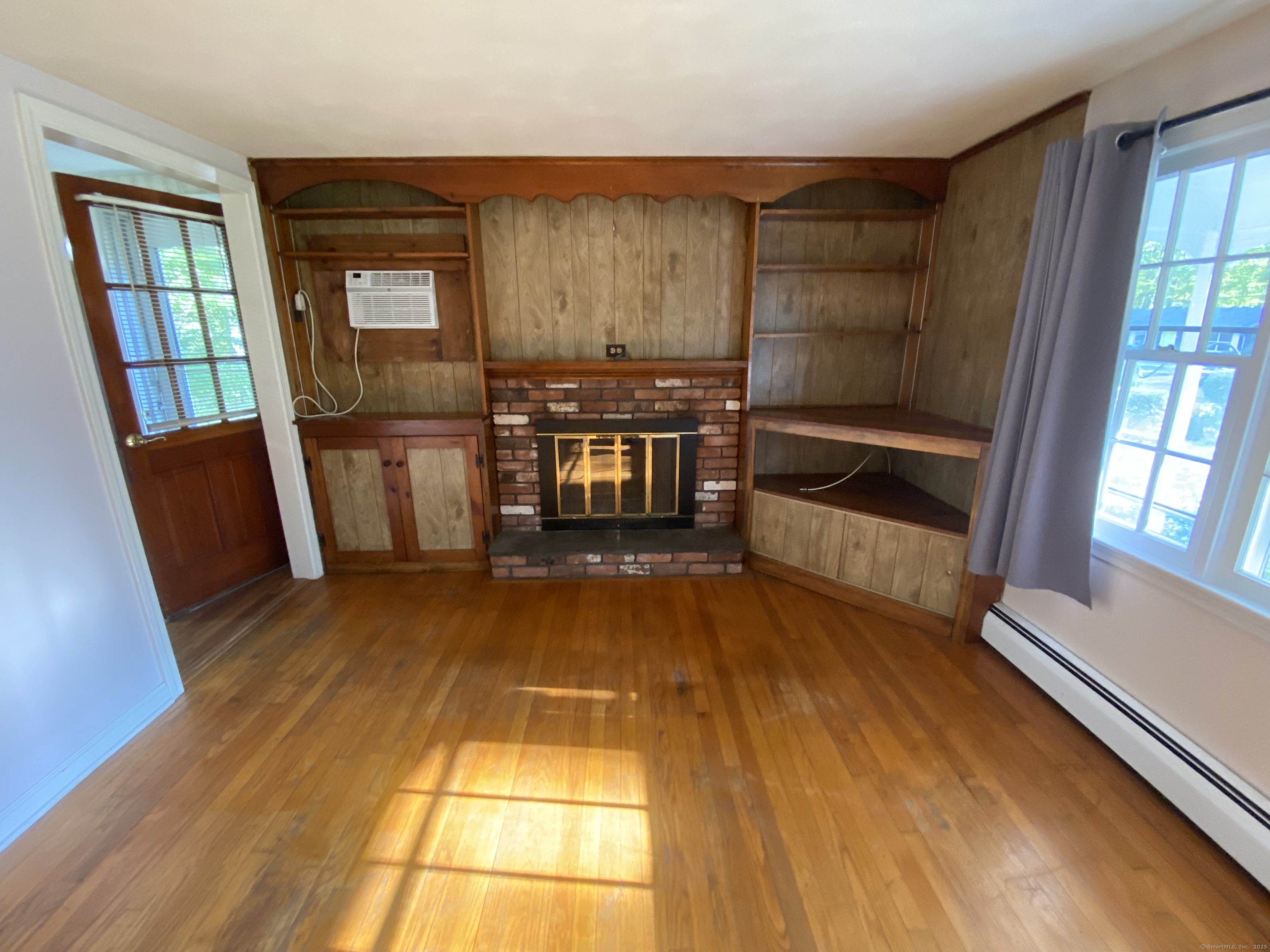 Deep River, Connecticut 06417, United States, 2 Bedrooms Bedrooms, ,1 BathroomBathrooms,Residential,Pending,216306