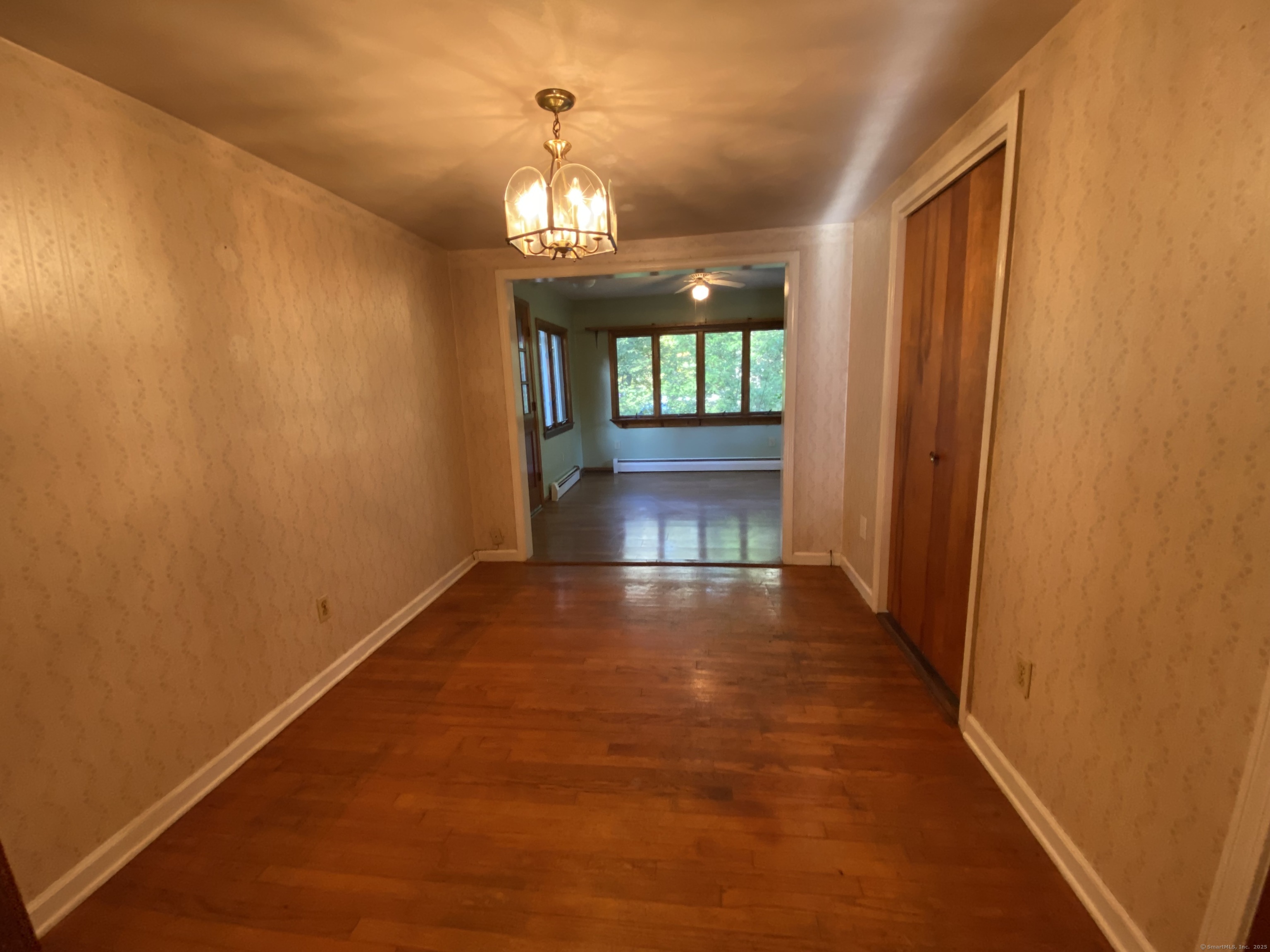 Deep River, Connecticut 06417, United States, 2 Bedrooms Bedrooms, ,1 BathroomBathrooms,Residential,Pending,216306