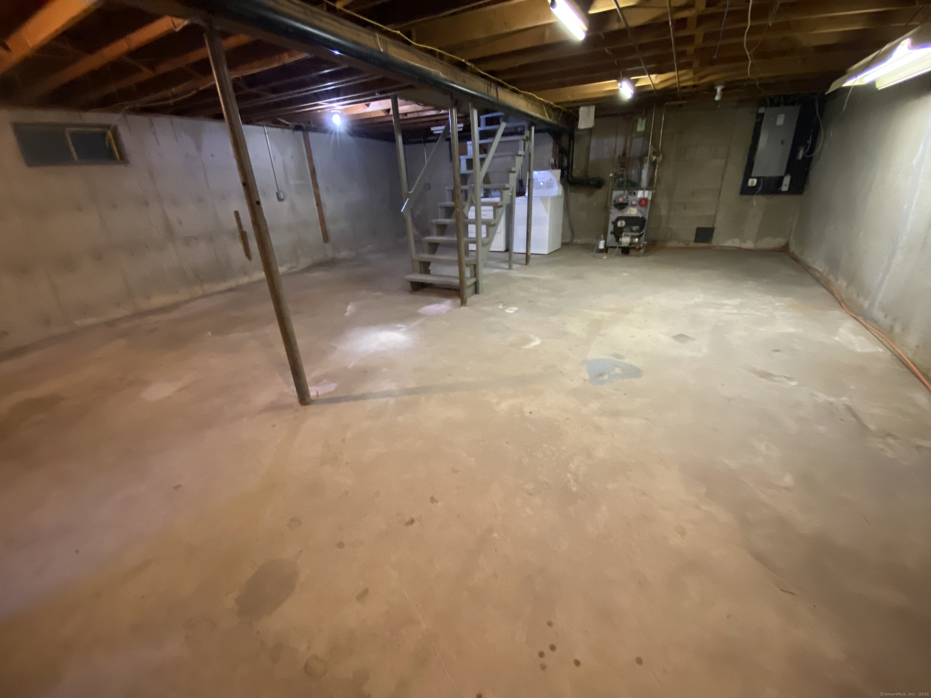 Deep River, Connecticut 06417, United States, 2 Bedrooms Bedrooms, ,1 BathroomBathrooms,Residential,Pending,216306