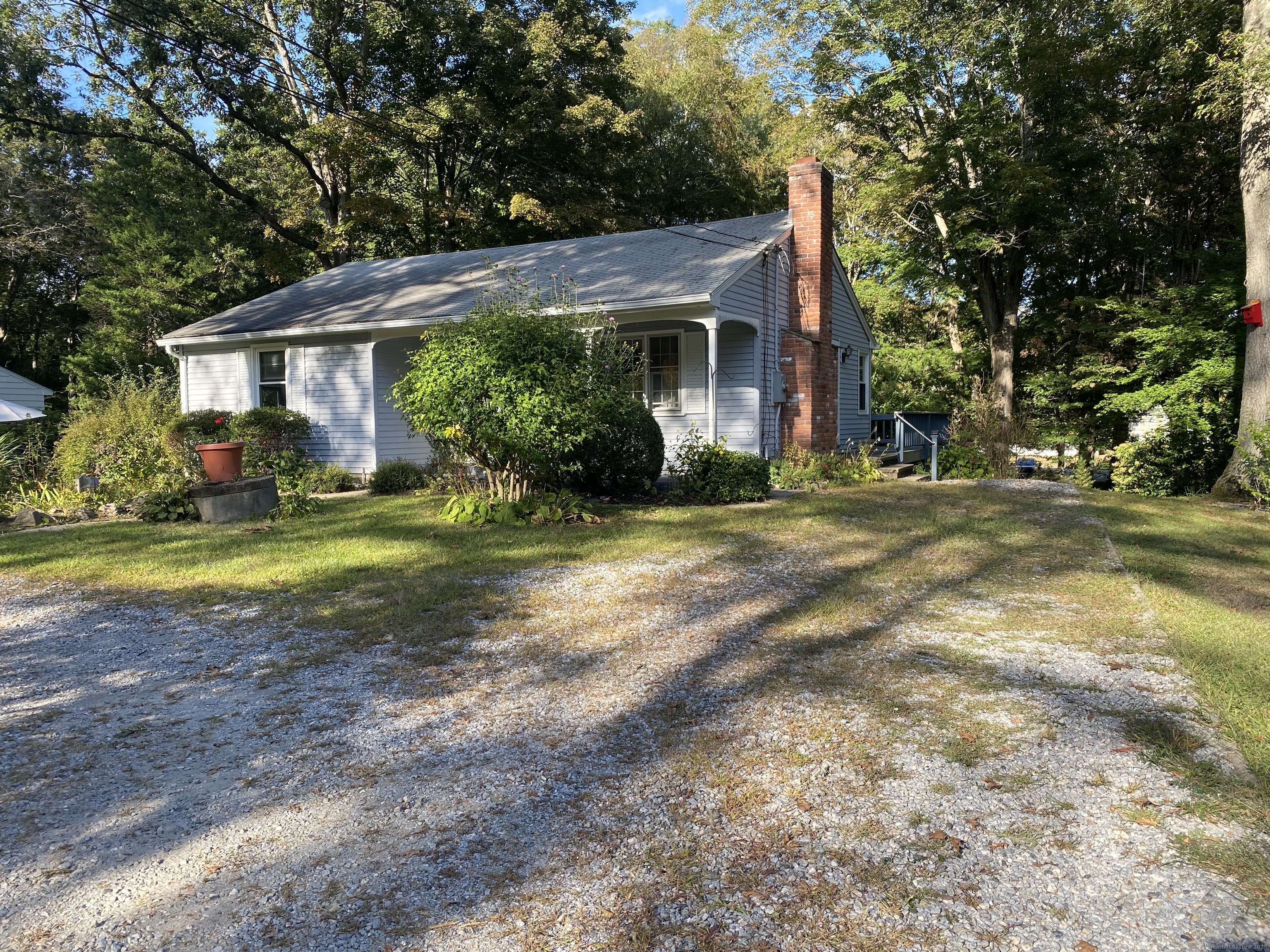 Deep River, Connecticut 06417, United States, 2 Bedrooms Bedrooms, ,1 BathroomBathrooms,Residential,Pending,216306