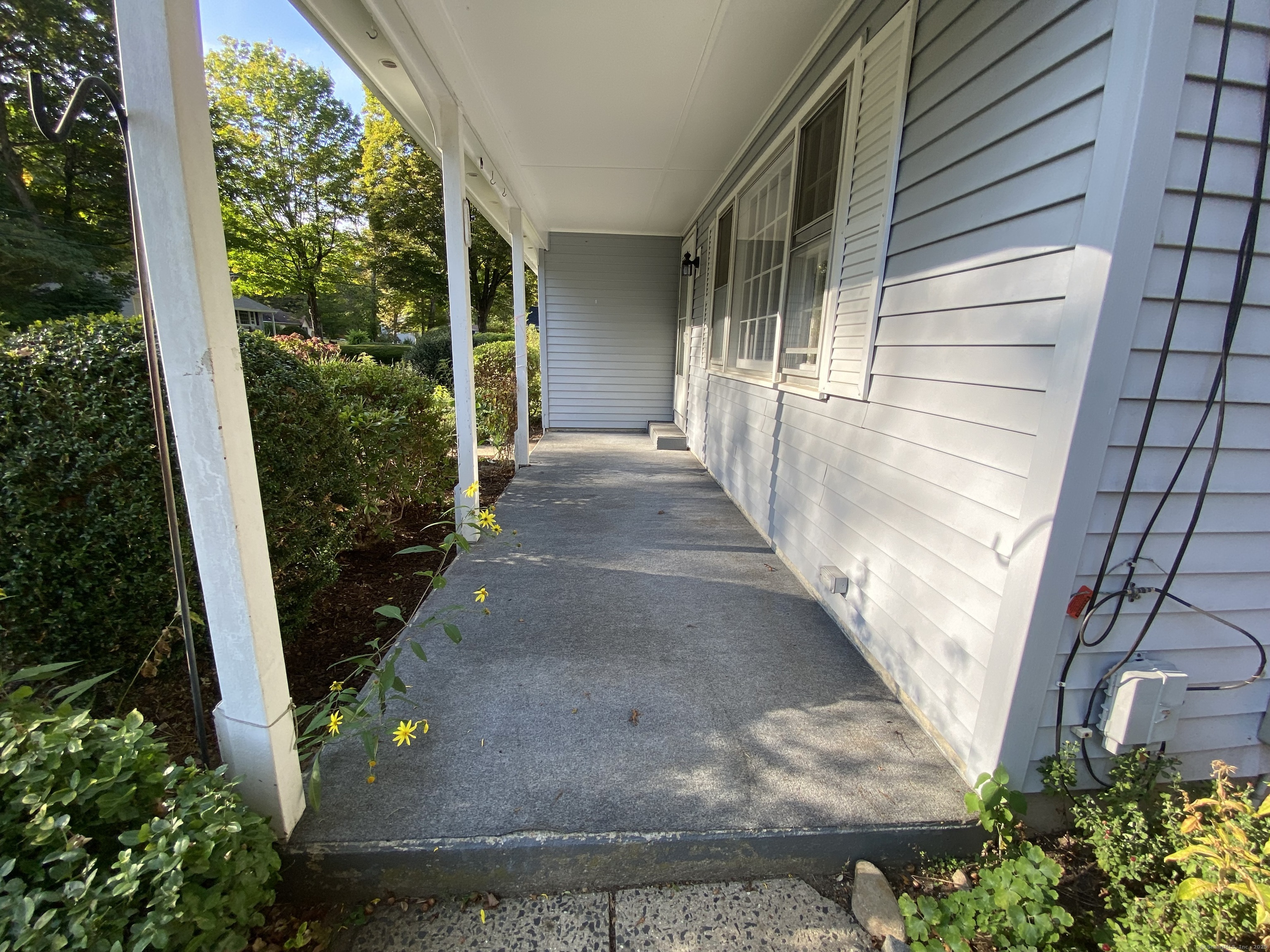 Deep River, Connecticut 06417, United States, 2 Bedrooms Bedrooms, ,1 BathroomBathrooms,Residential,Pending,216306