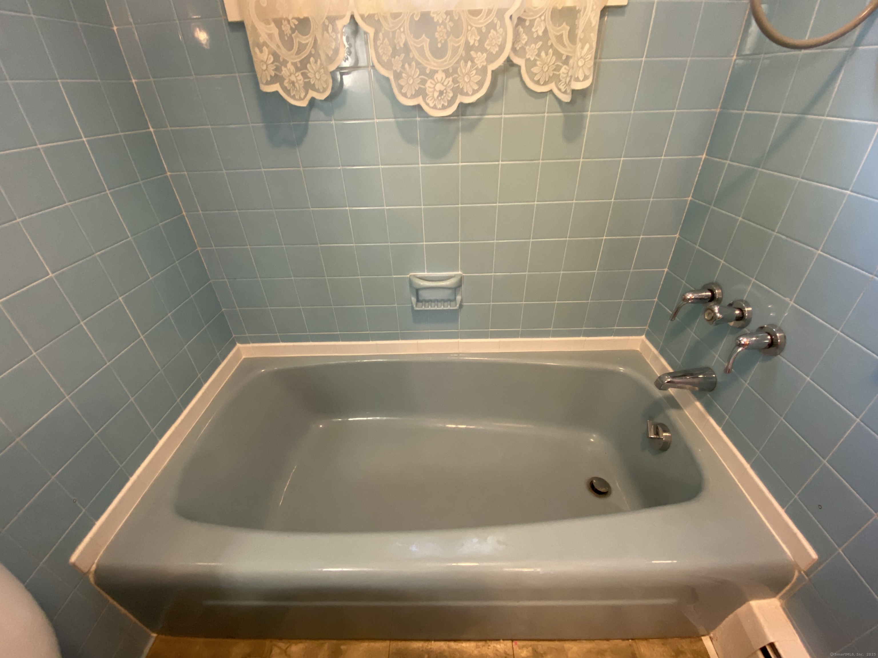 Deep River, Connecticut 06417, United States, 2 Bedrooms Bedrooms, ,1 BathroomBathrooms,Residential,Pending,216306