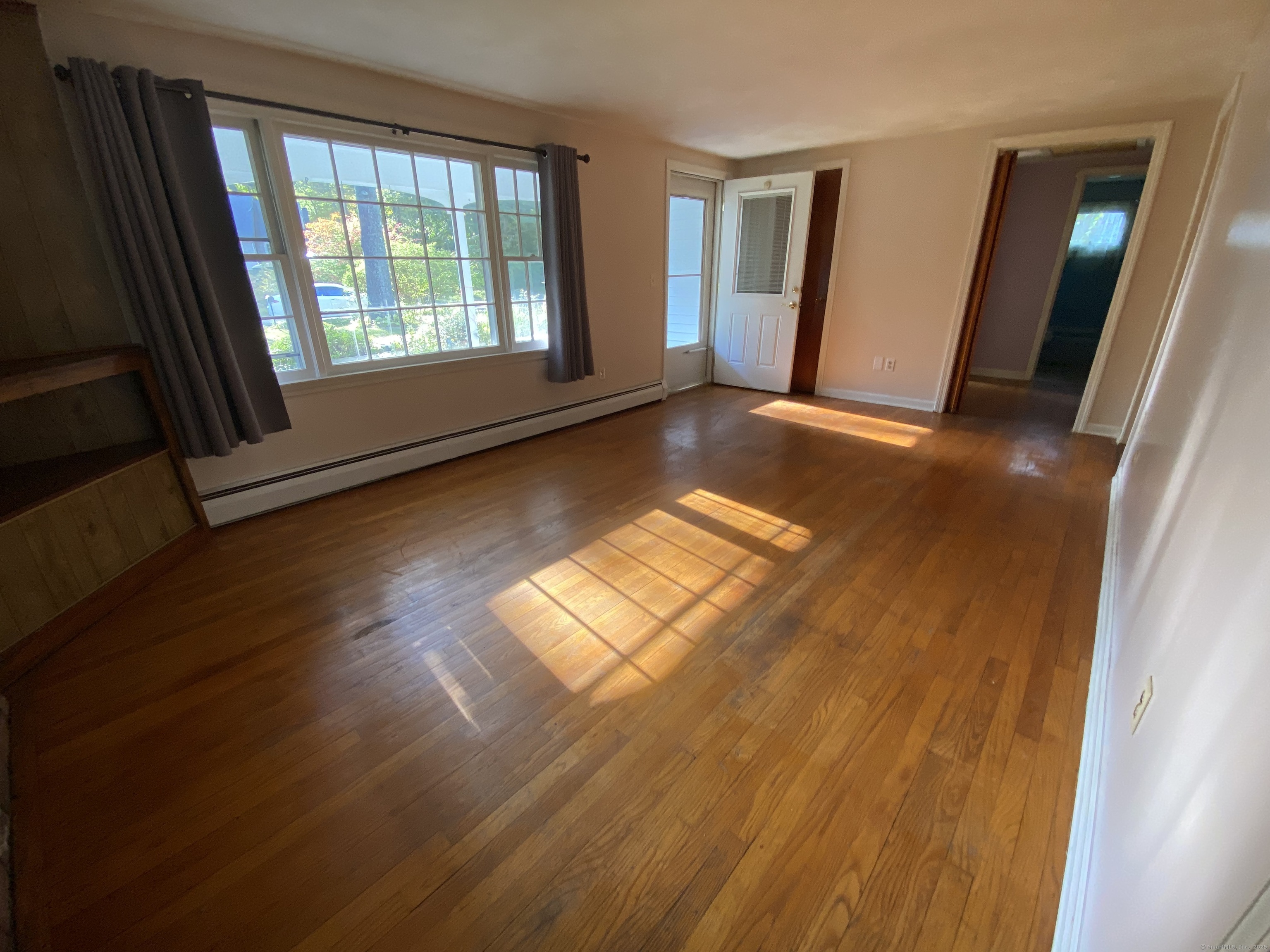 Deep River, Connecticut 06417, United States, 2 Bedrooms Bedrooms, ,1 BathroomBathrooms,Residential,Pending,216306