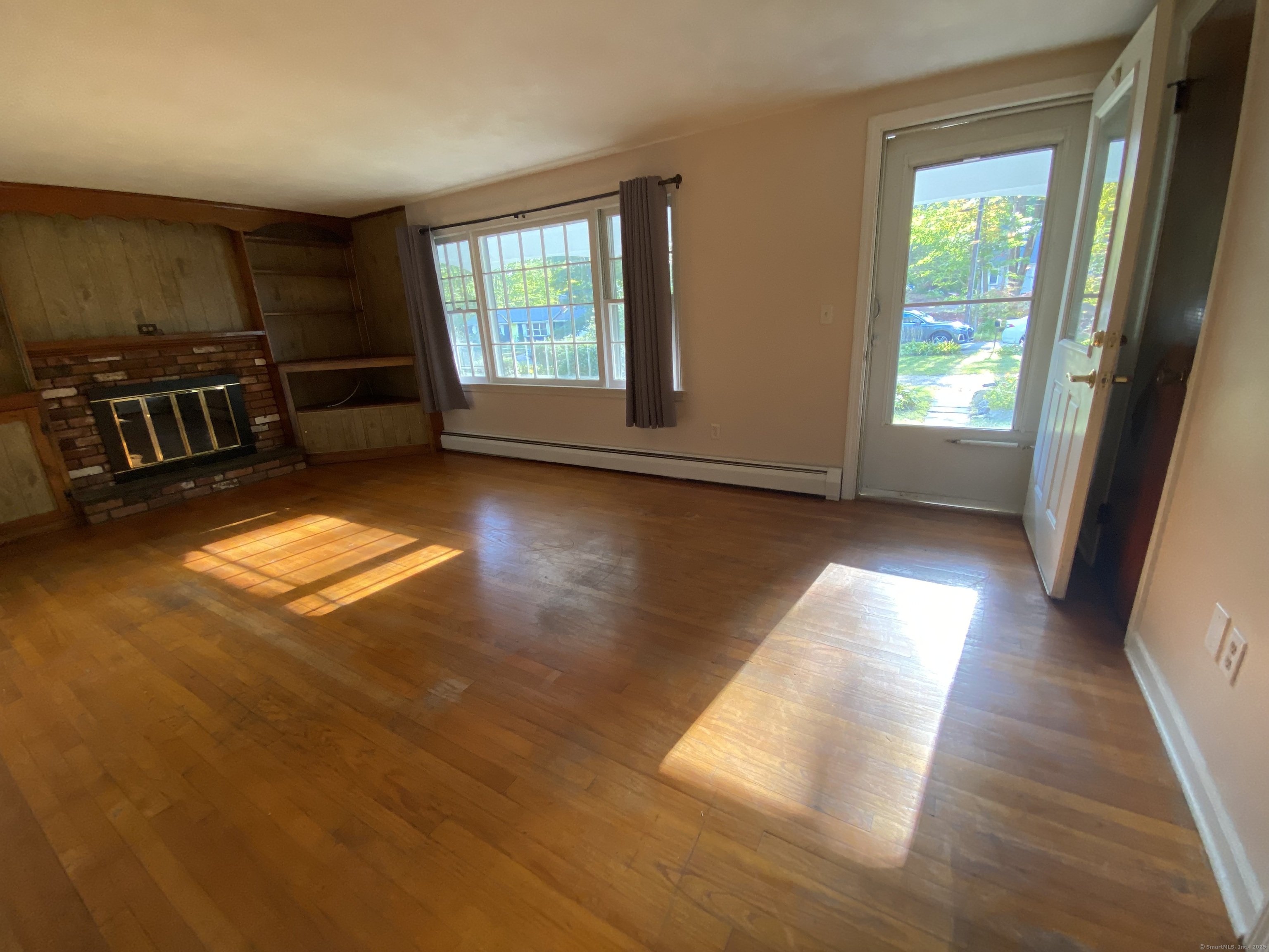 Deep River, Connecticut 06417, United States, 2 Bedrooms Bedrooms, ,1 BathroomBathrooms,Residential,Pending,216306