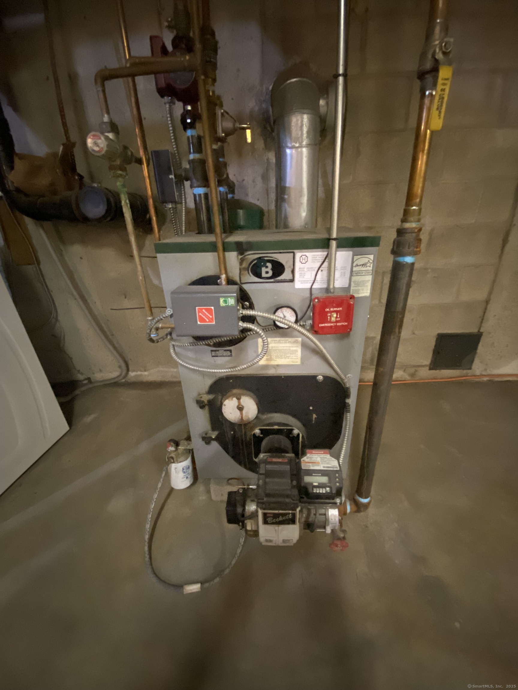 Deep River, Connecticut 06417, United States, 2 Bedrooms Bedrooms, ,1 BathroomBathrooms,Residential,Pending,216306