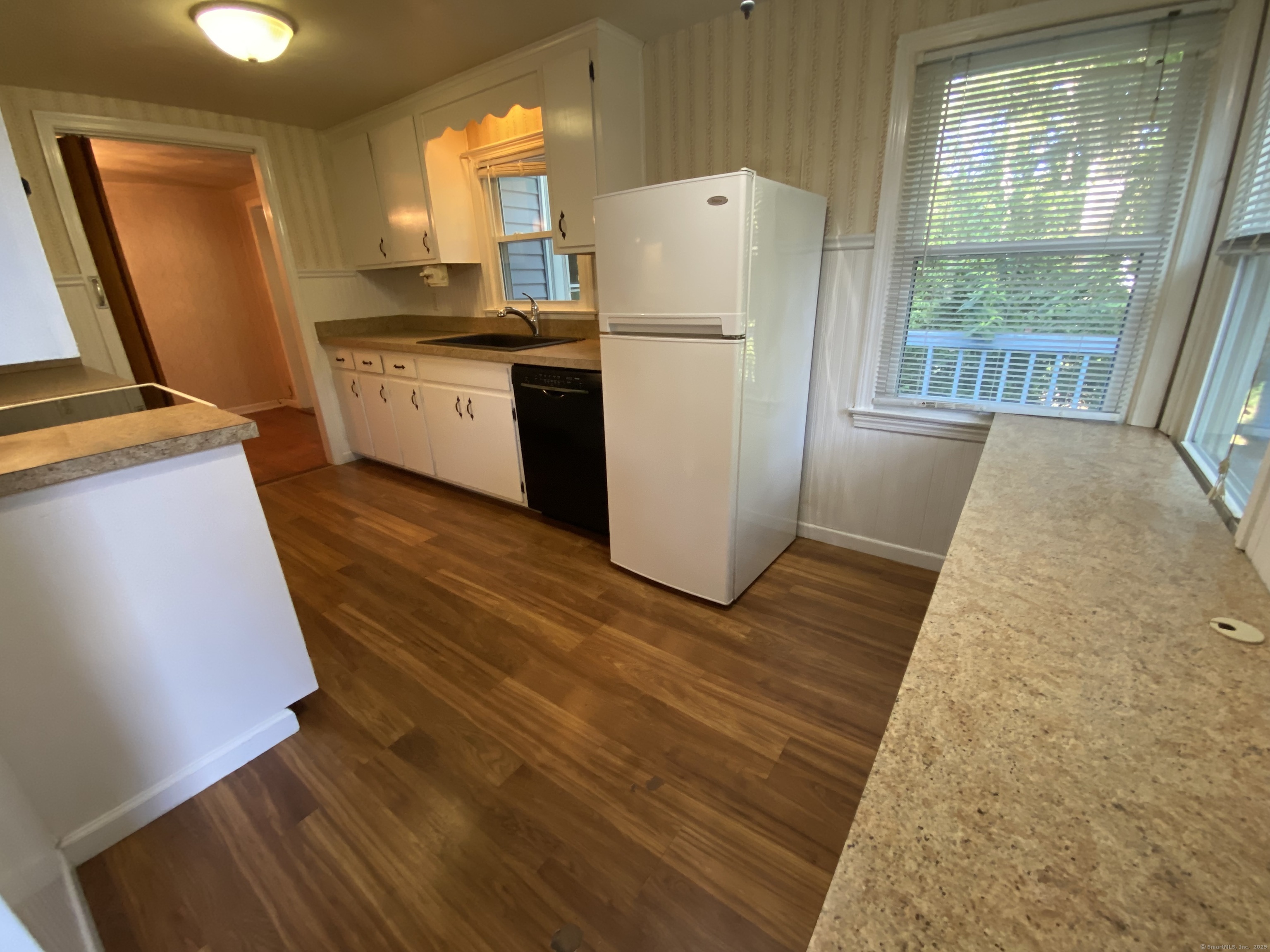 Deep River, Connecticut 06417, United States, 2 Bedrooms Bedrooms, ,1 BathroomBathrooms,Residential,Pending,216306