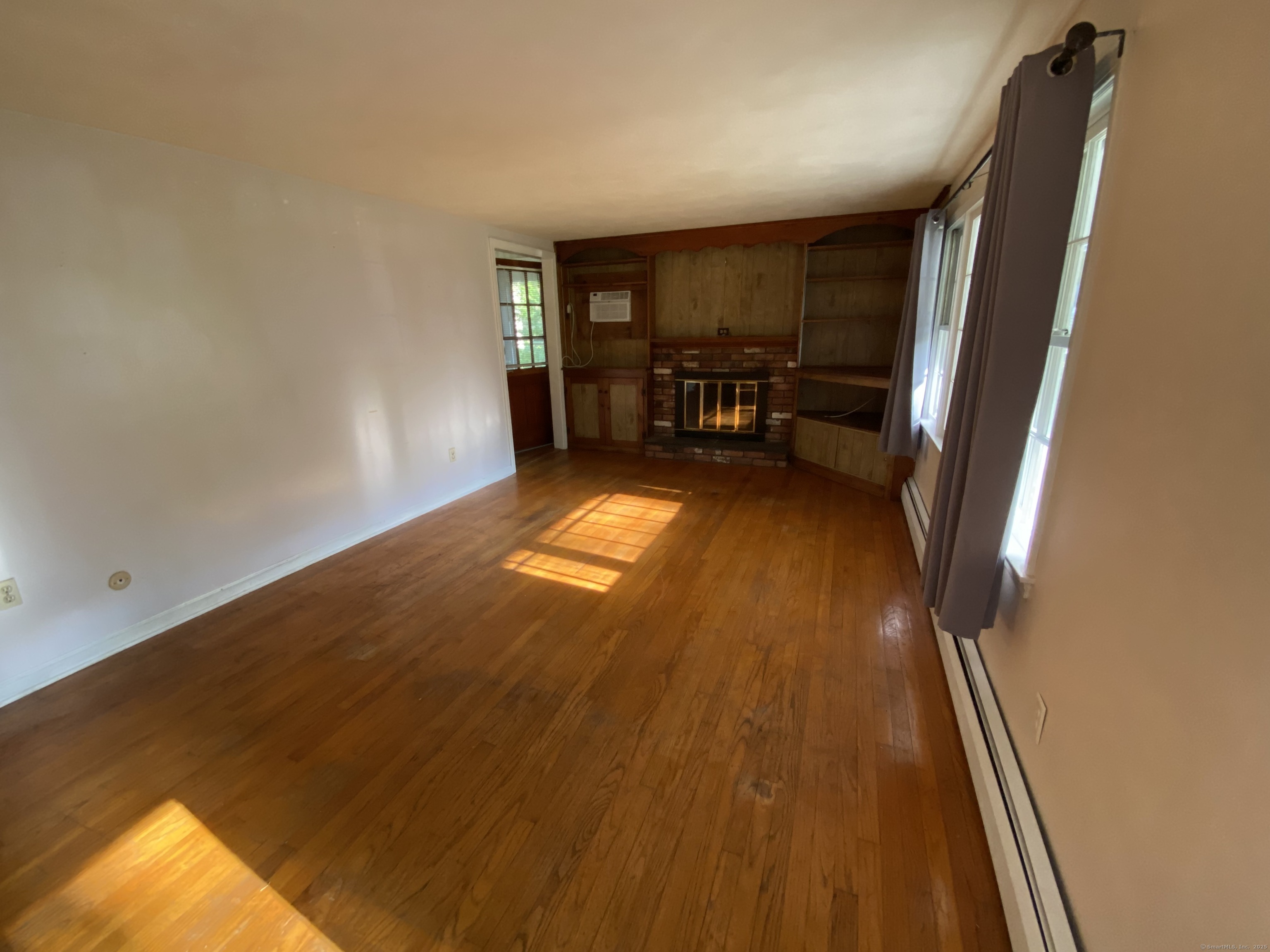 Deep River, Connecticut 06417, United States, 2 Bedrooms Bedrooms, ,1 BathroomBathrooms,Residential,Pending,216306