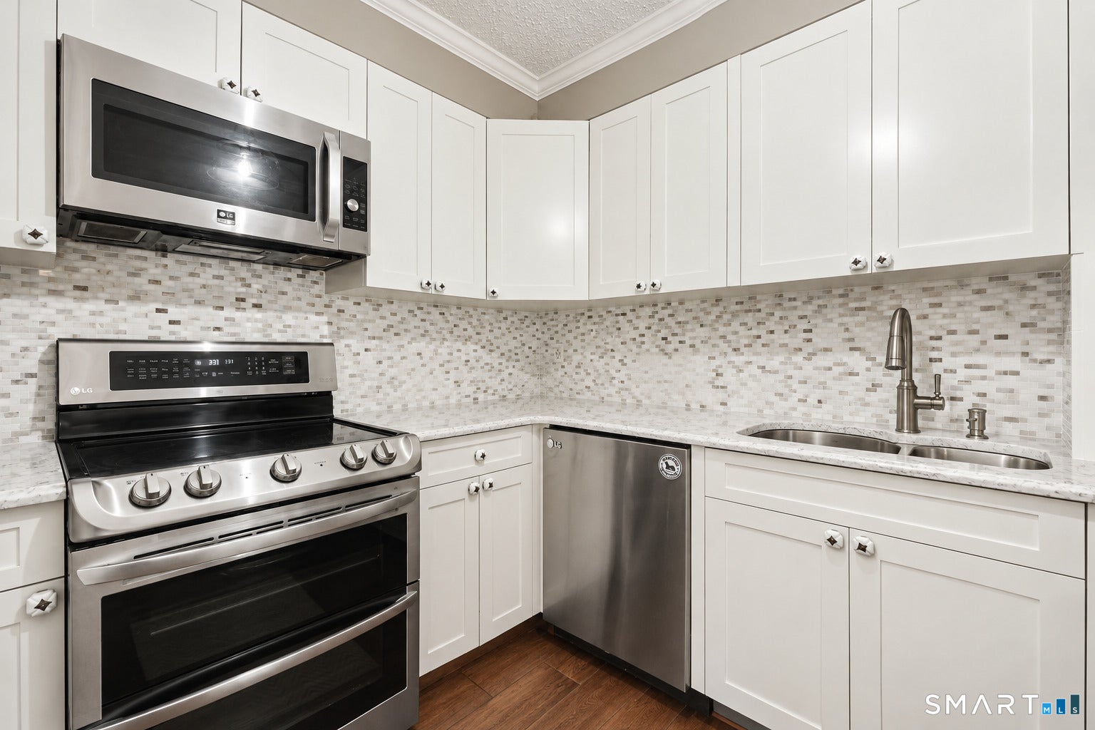1525 East Putnam Avenue 306