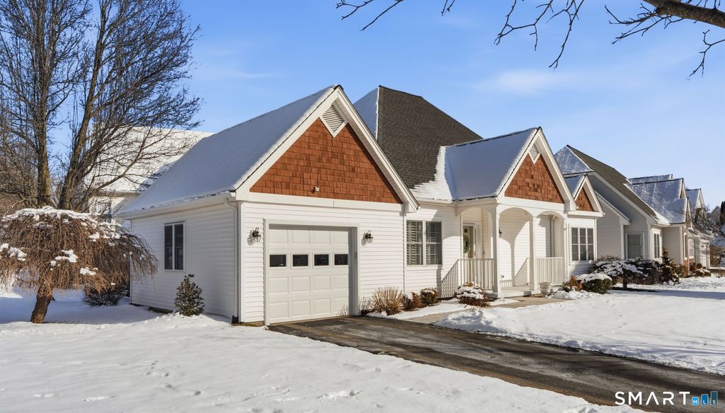 Photo of 170 Thistle Pond Drive #170, Bloomfield, CT 06002 (MLS # 24150355)