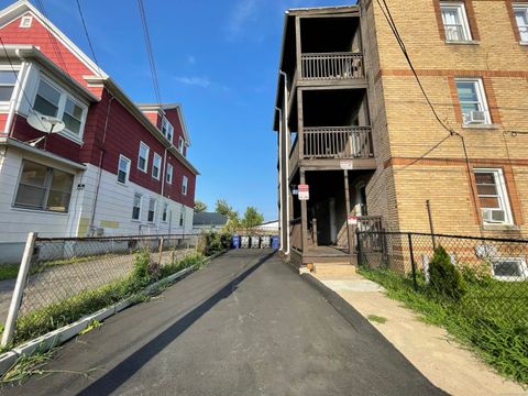 Tiny photo for 178 Roosevelt Street #2-E, Hartford, CT 06114 (MLS # 24146899)