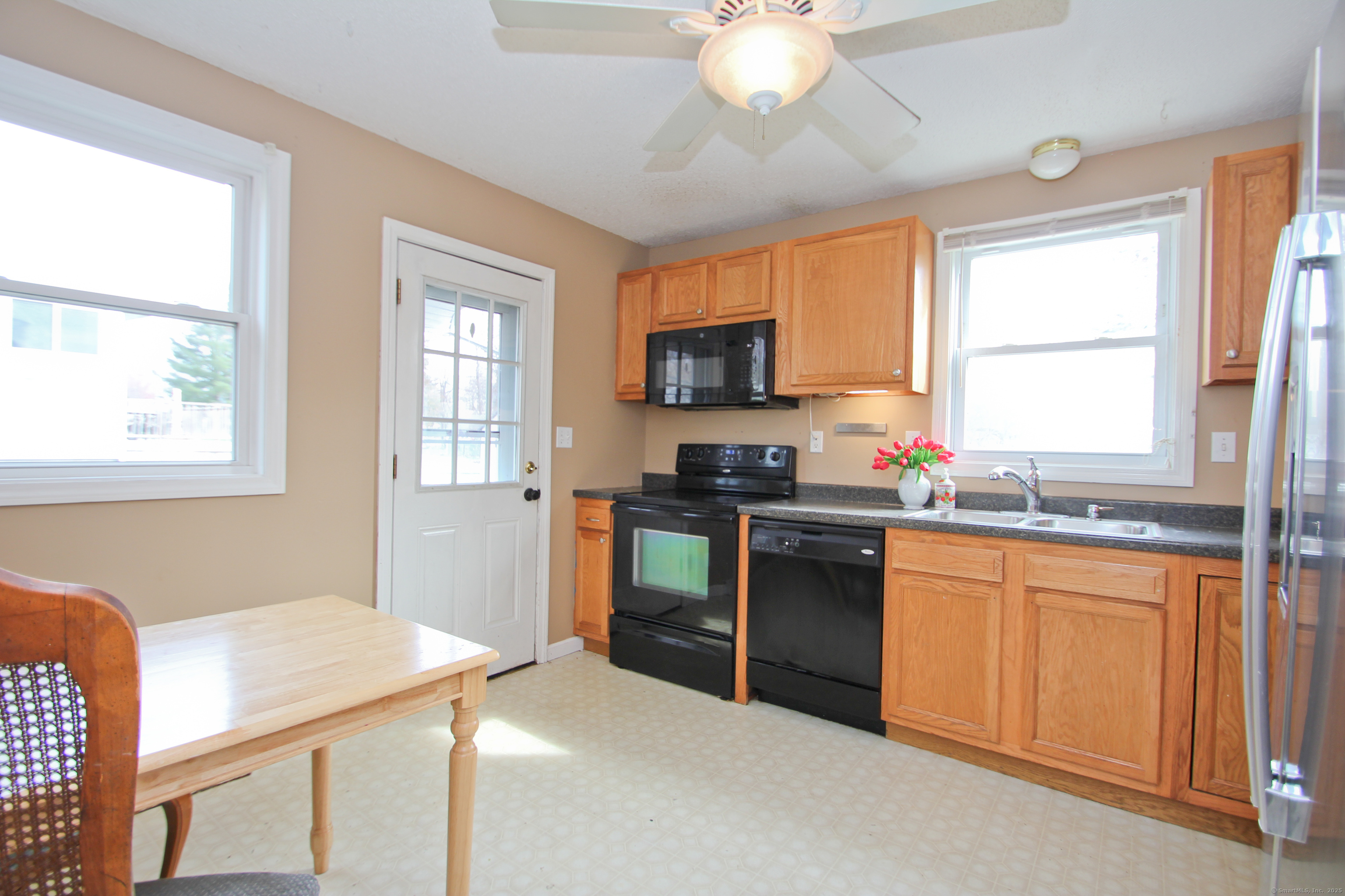 31 Yale Drive, Enfield, Connecticut image 6