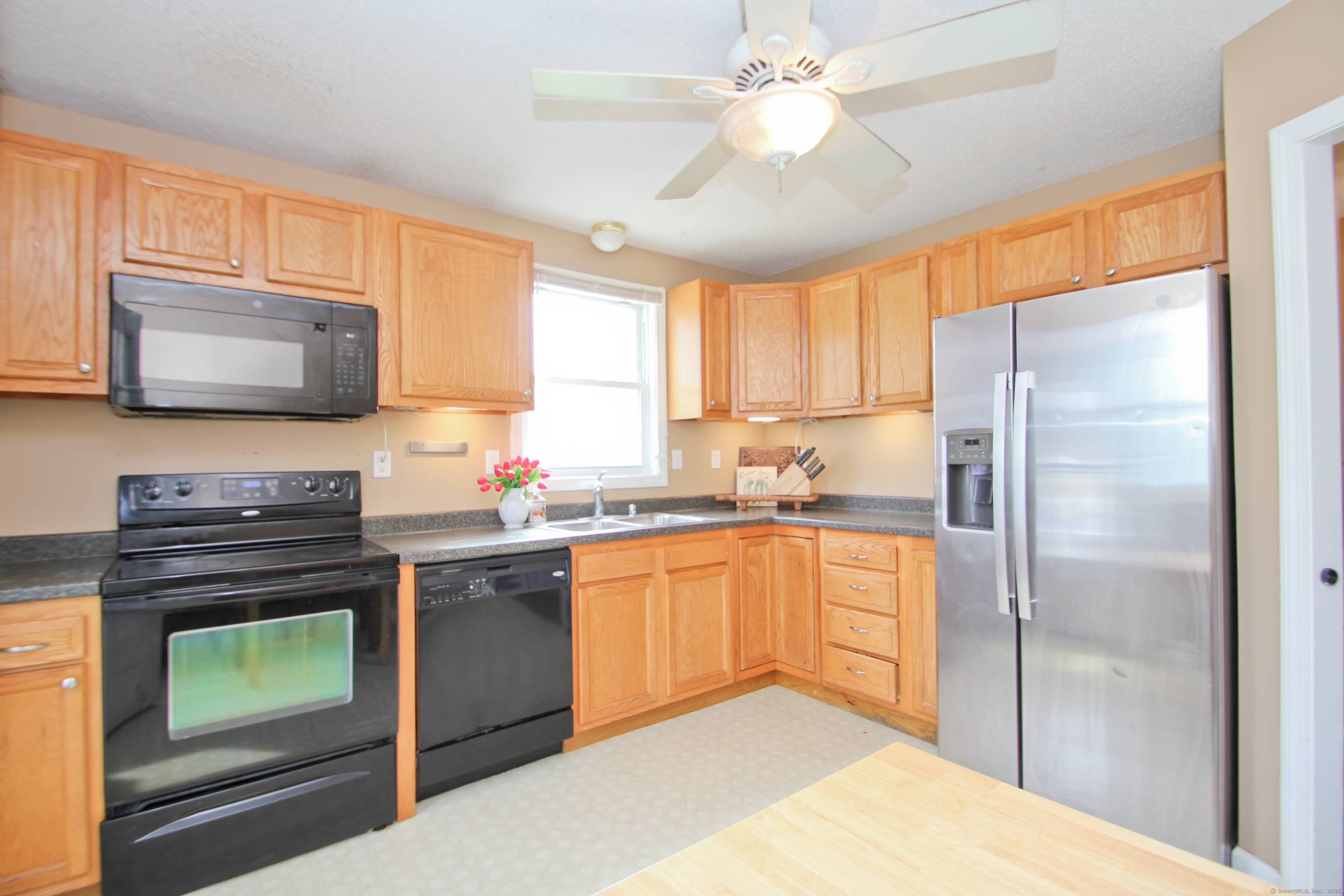 31 Yale Drive, Enfield, Connecticut image 4