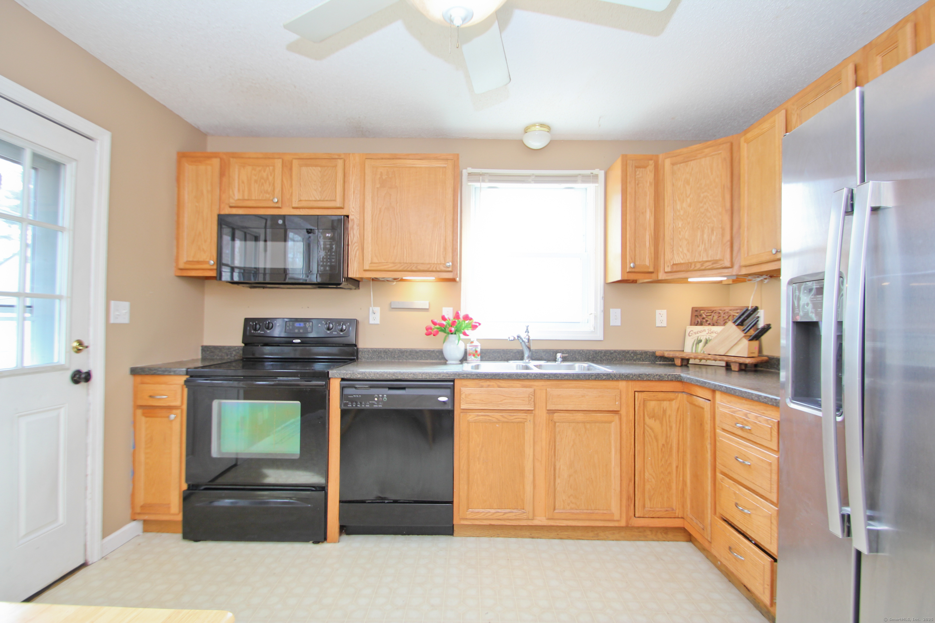 31 Yale Drive, Enfield, Connecticut image 5