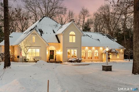 Photo of 25 Pembroke Hill, Farmington, CT 06032 (MLS # 24133762)