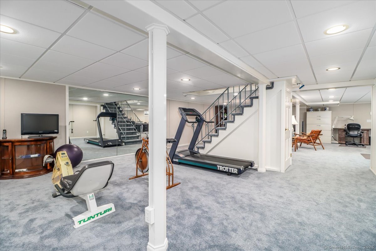 Stamford, Connecticut 06903, United States, 4 Bedrooms Bedrooms, ,3 BathroomsBathrooms,Residential,Active,227666