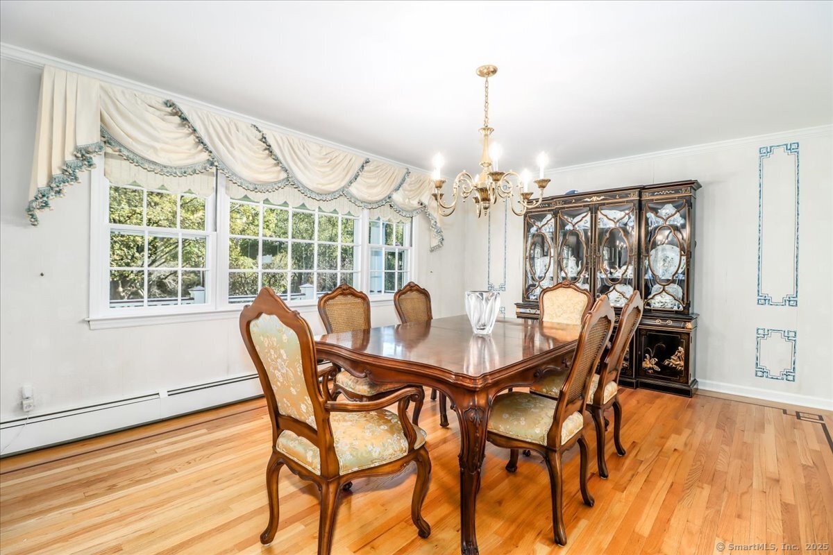 Stamford, Connecticut 06903, United States, 4 Bedrooms Bedrooms, ,3 BathroomsBathrooms,Residential,Active,227666