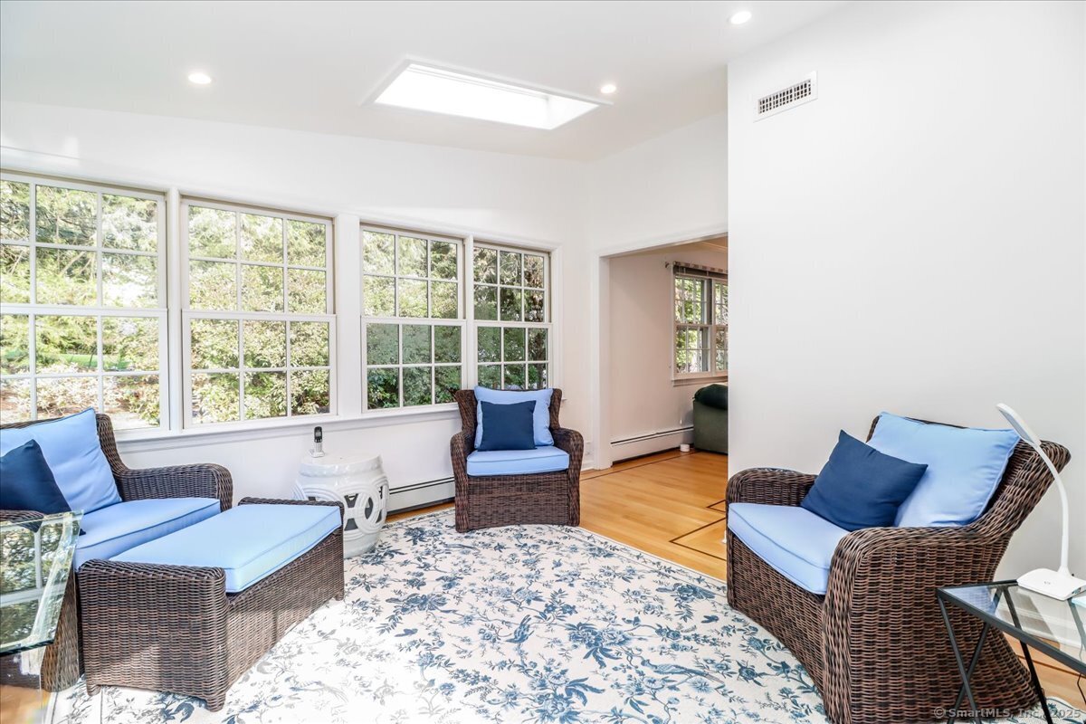 Stamford, Connecticut 06903, United States, 4 Bedrooms Bedrooms, ,3 BathroomsBathrooms,Residential,Active,227666