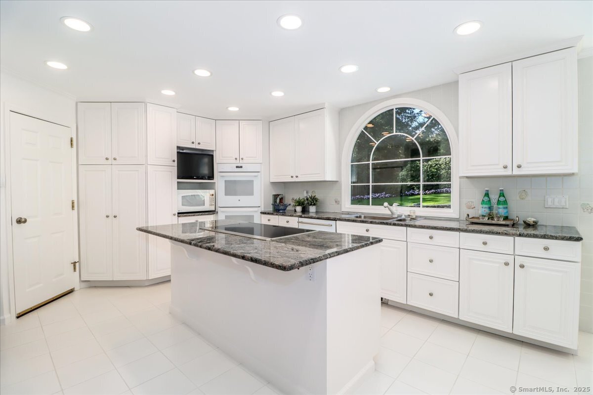 Stamford, Connecticut 06903, United States, 4 Bedrooms Bedrooms, ,3 BathroomsBathrooms,Residential,Active,227666