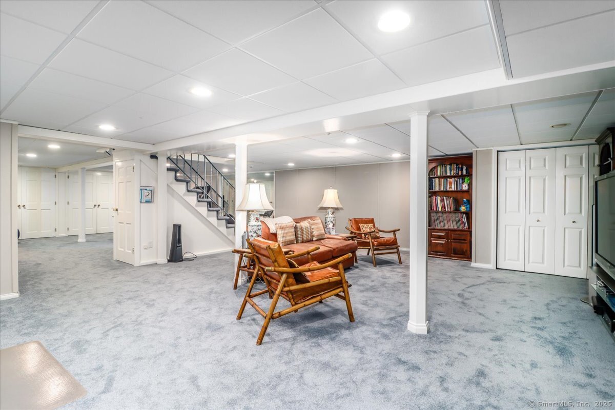 Stamford, Connecticut 06903, United States, 4 Bedrooms Bedrooms, ,3 BathroomsBathrooms,Residential,Active,227666