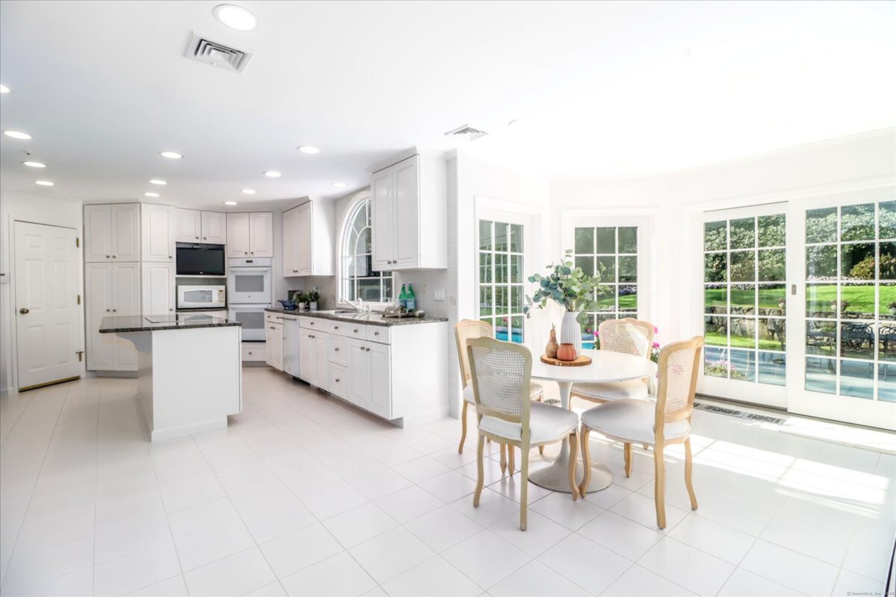 Stamford, Connecticut 06903, United States, 4 Bedrooms Bedrooms, ,3 BathroomsBathrooms,Residential,Active,227666